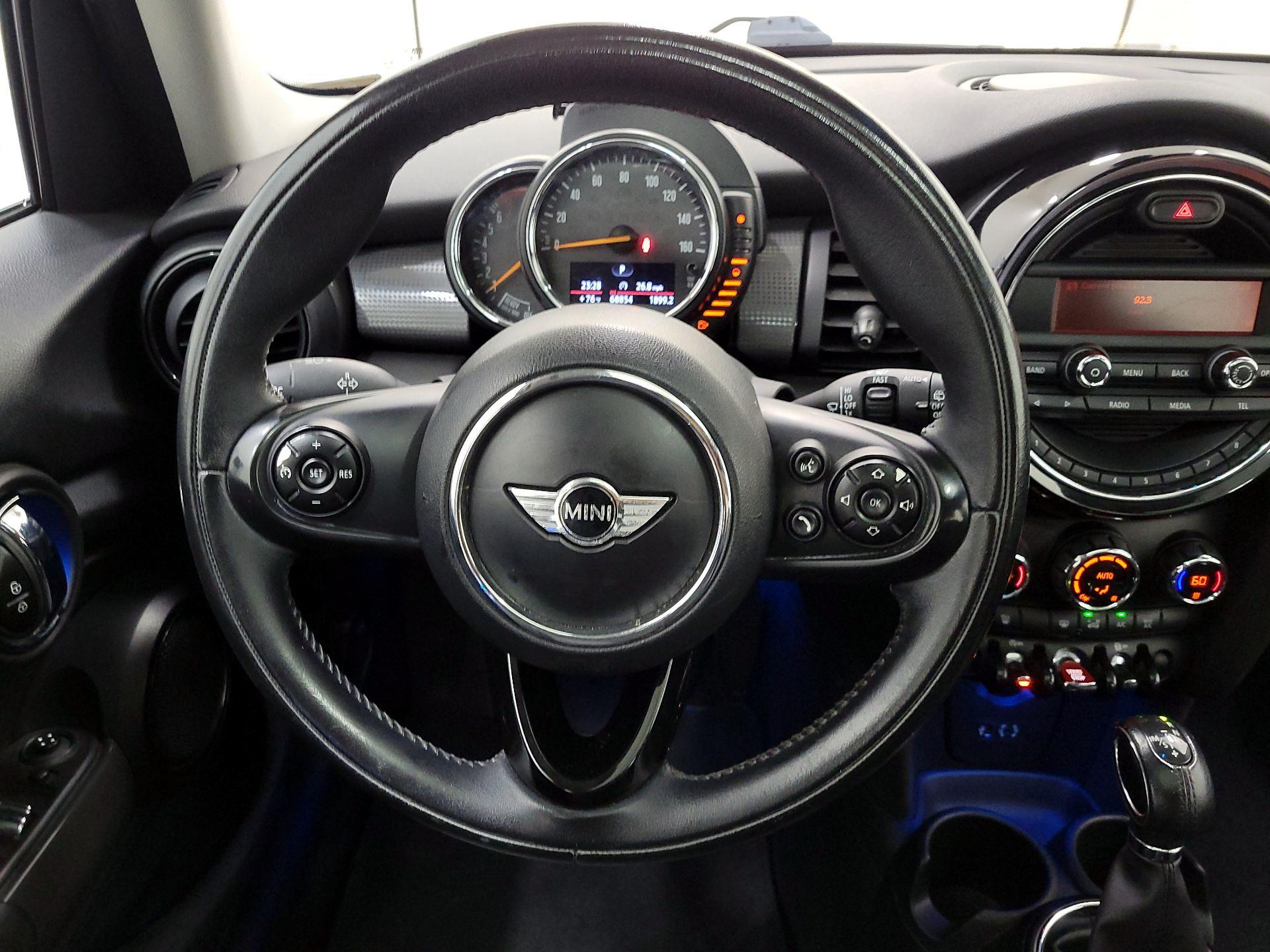 Thumbnail: 2015 MINI Cooper Hardtop - 10
