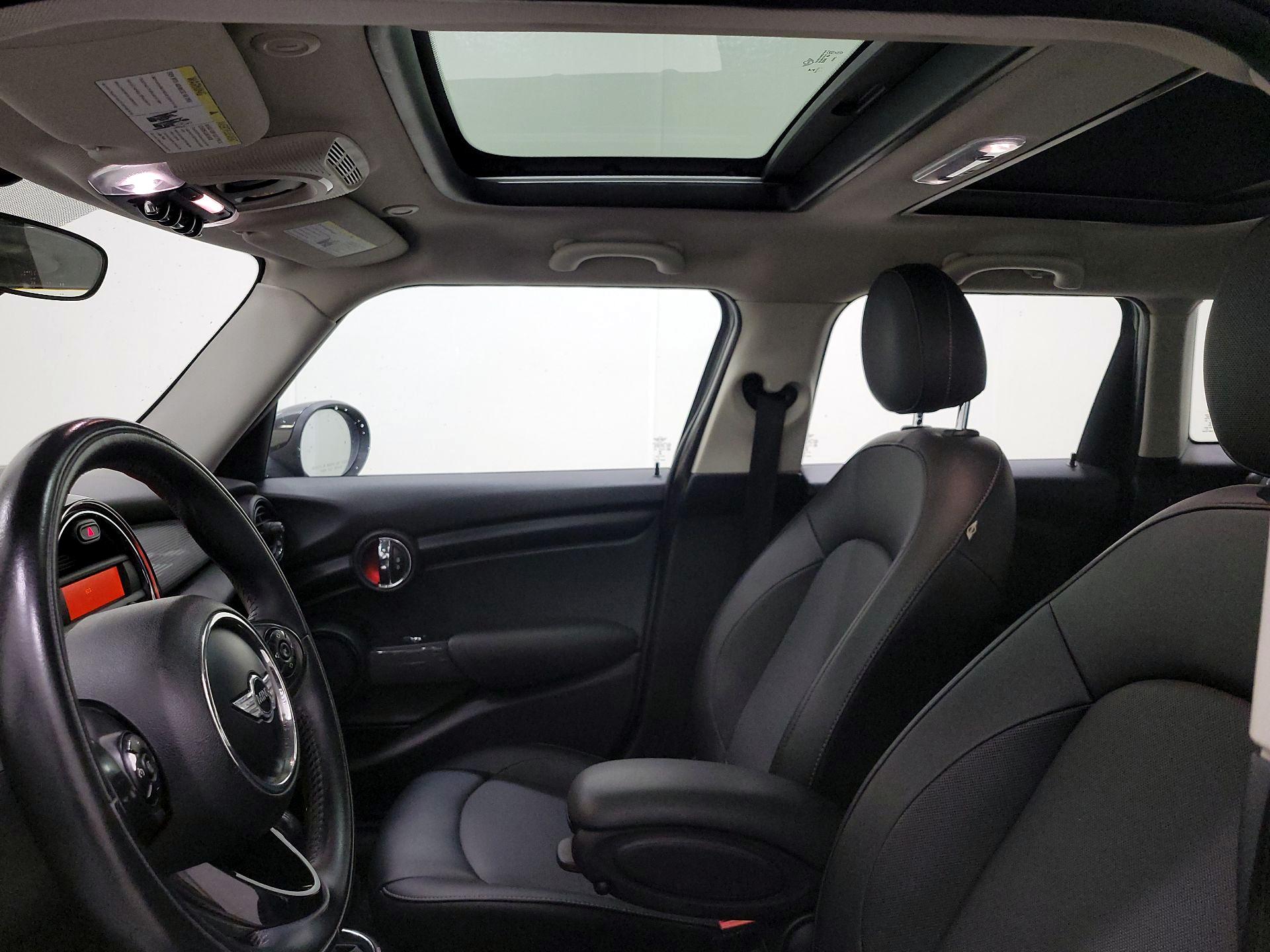 Thumbnail: 2015 MINI Cooper Hardtop - 18