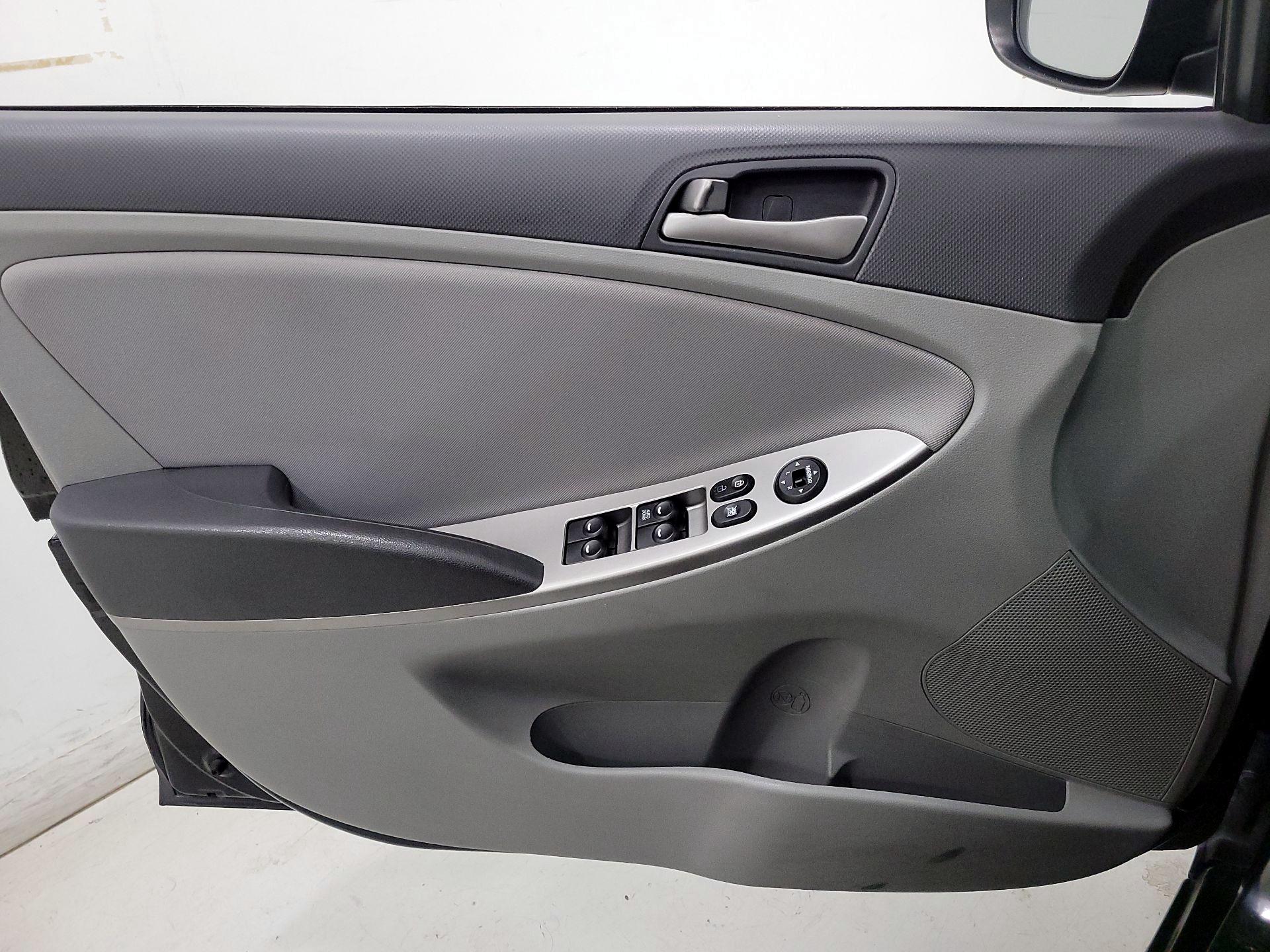 Thumbnail: 2017 Hyundai Accent - 12