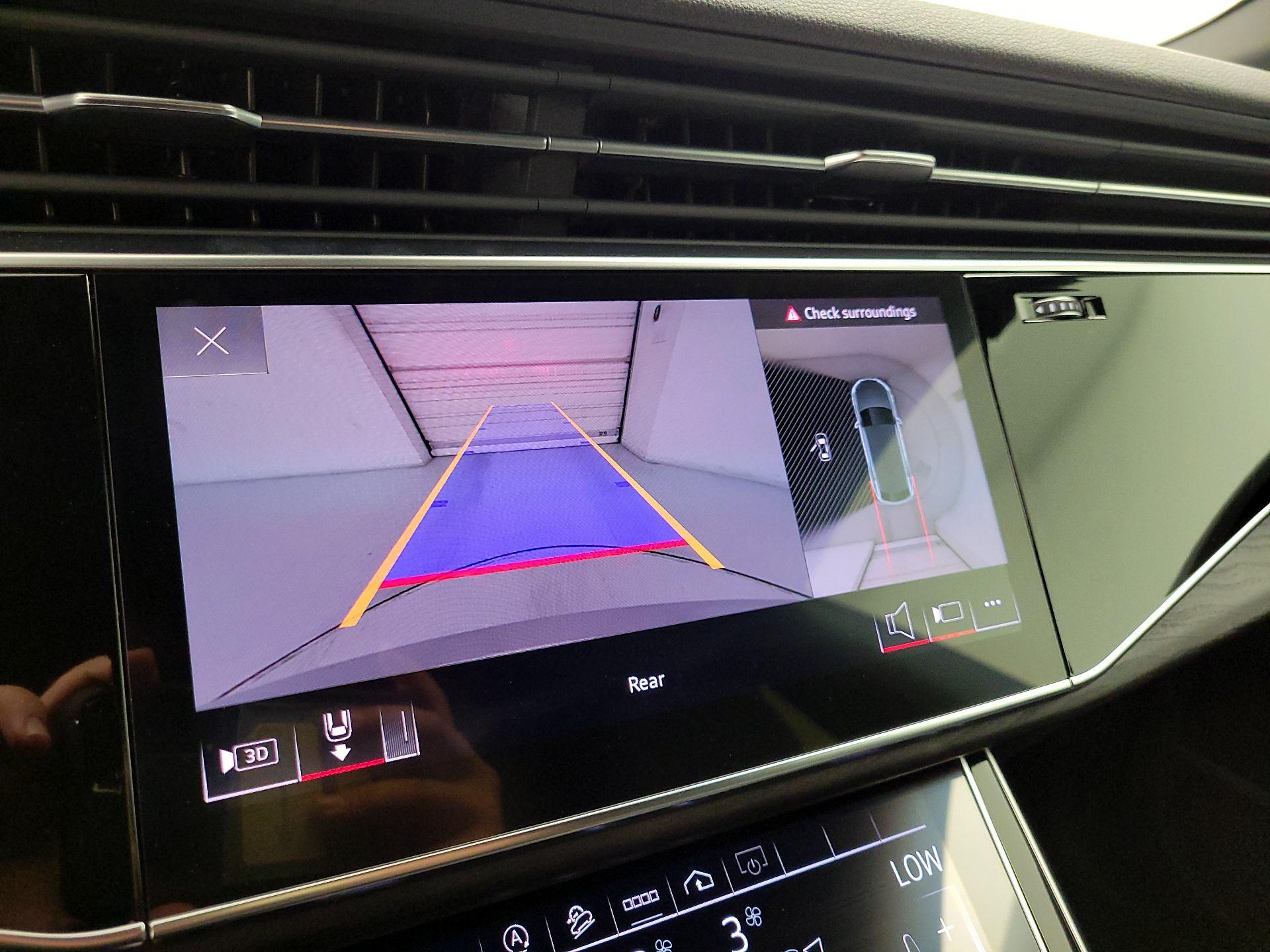 Thumbnail: 2021 Audi Q8 - 15