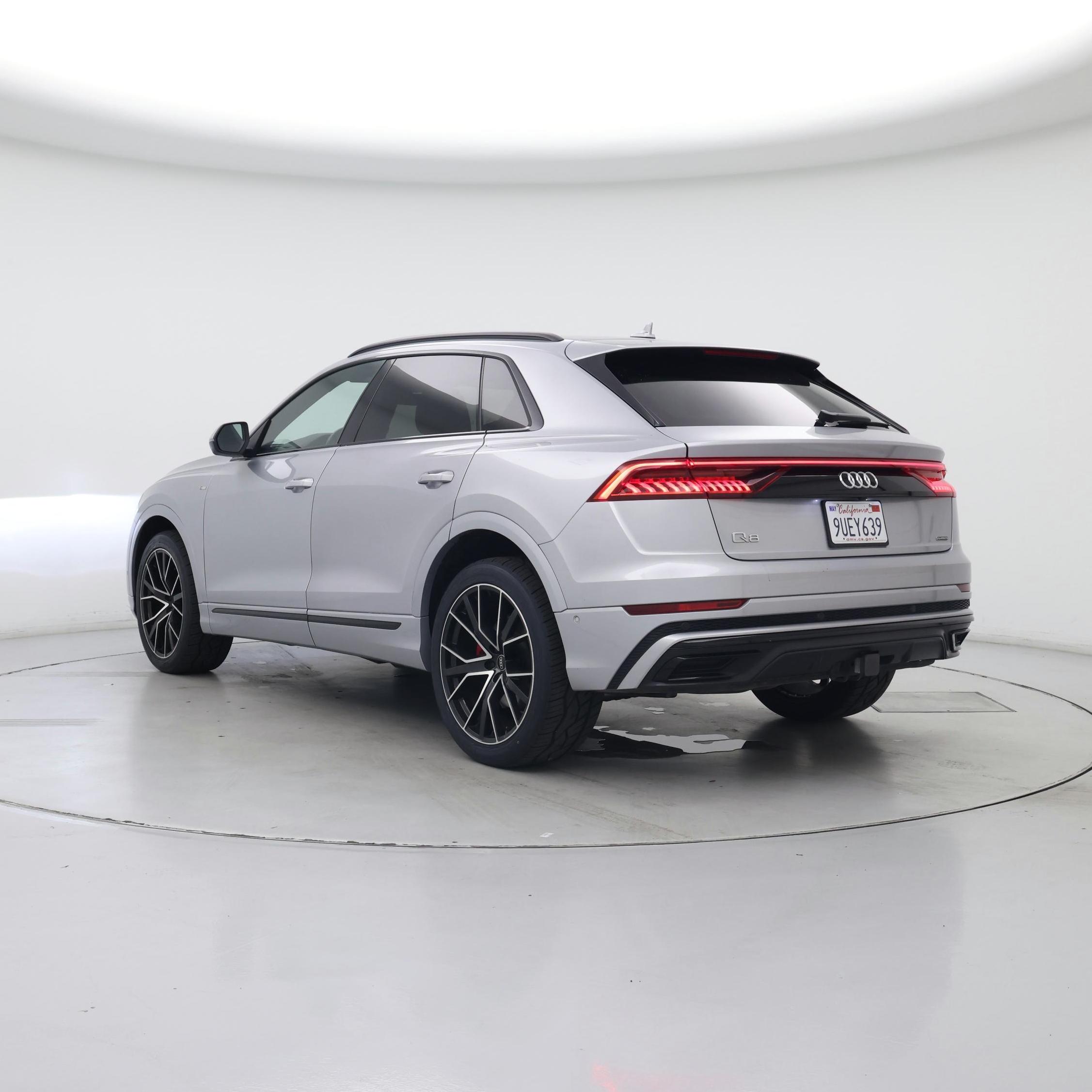 Thumbnail: 2021 Audi Q8 - 2