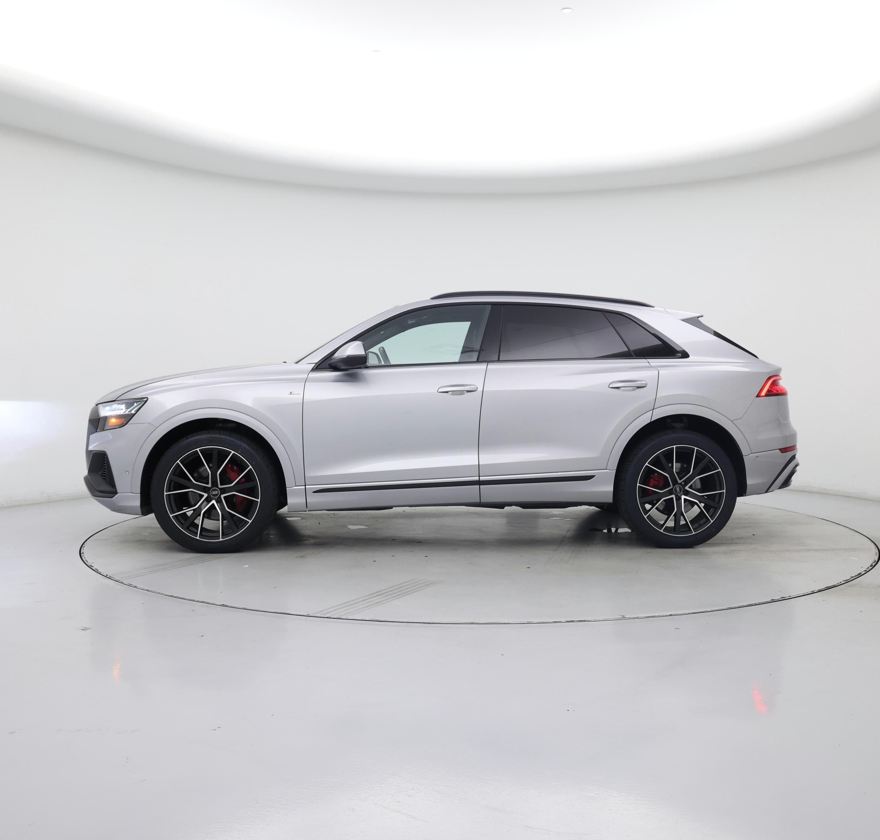 Thumbnail: 2021 Audi Q8 - 3