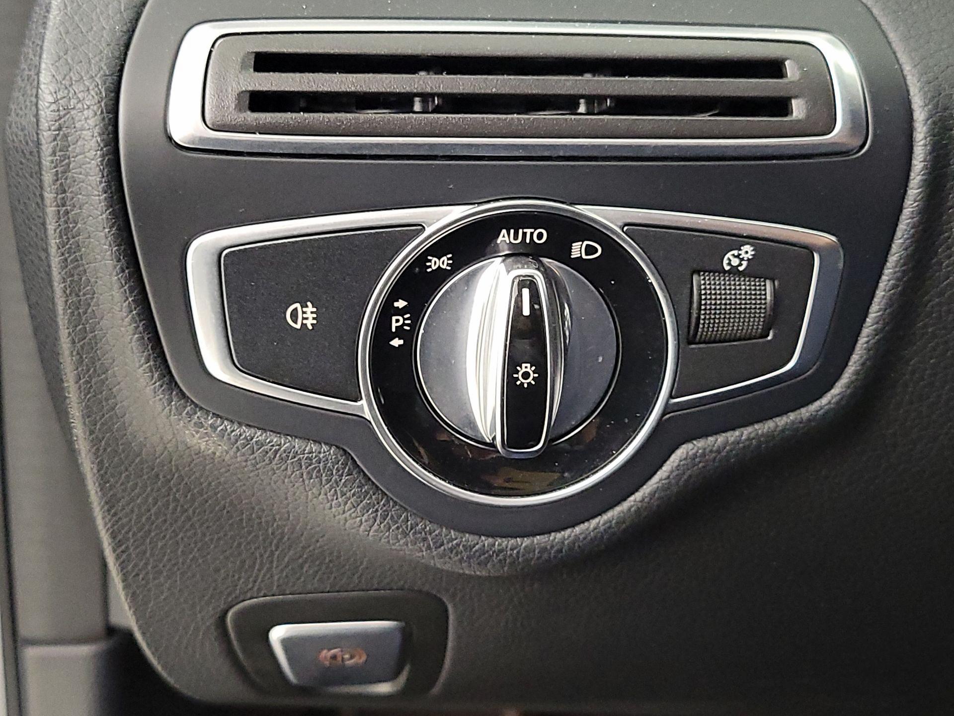 Thumbnail: 2016 Mercedes-Benz C-Class - 13