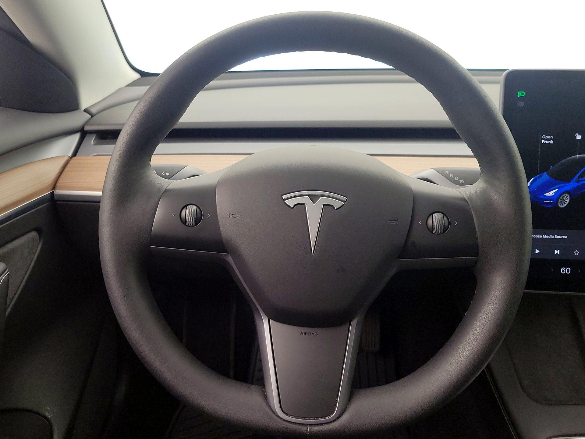 Thumbnail: 2021 Tesla Model 3 - 10