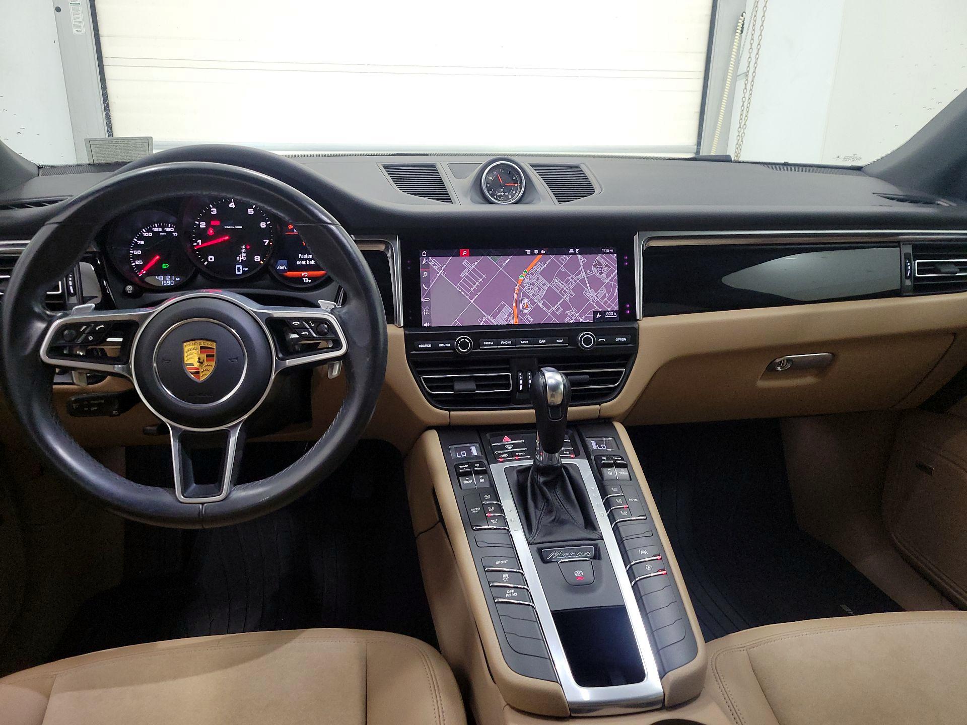 Thumbnail: 2020 Porsche Macan - 9