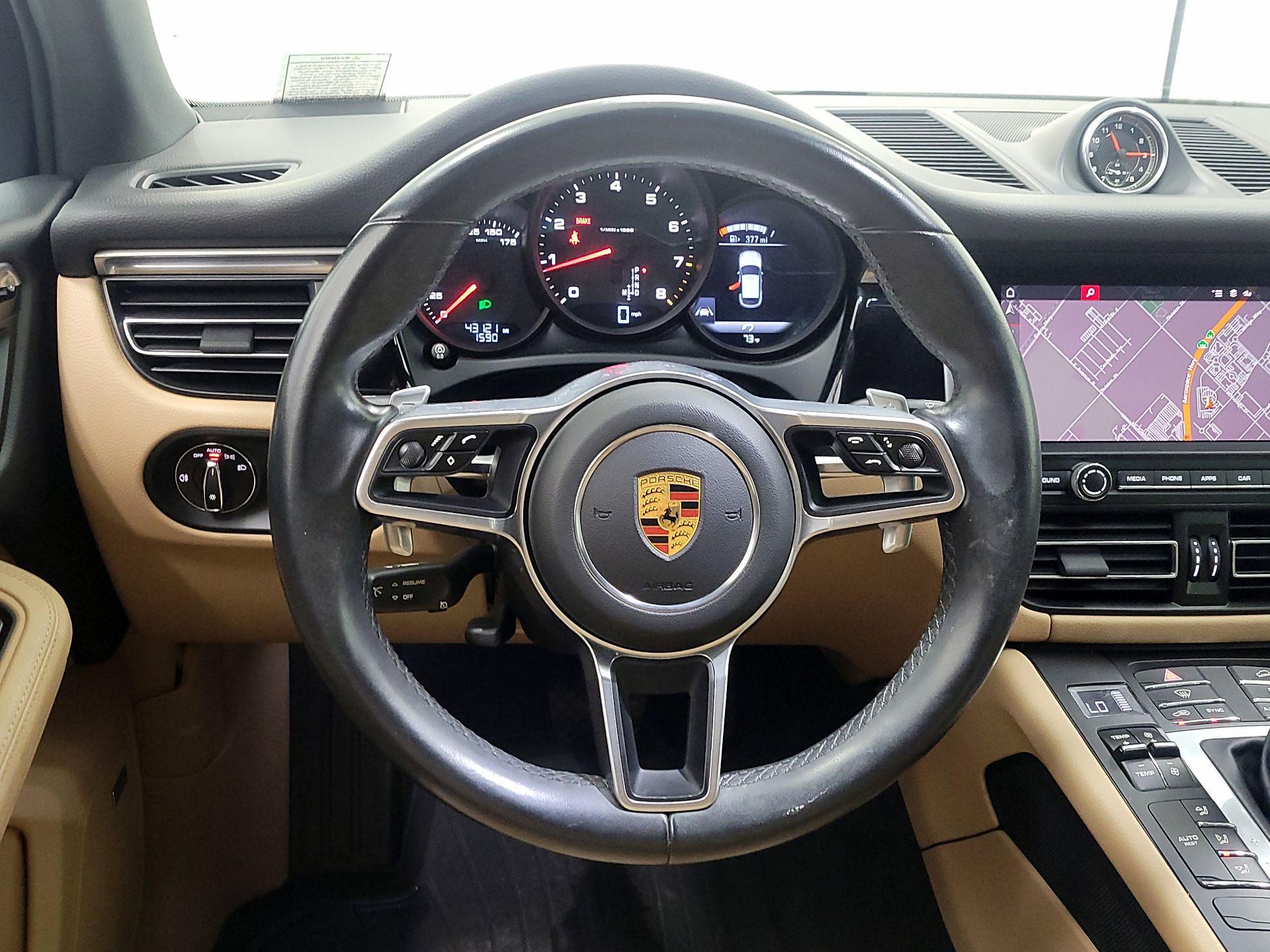 Thumbnail: 2020 Porsche Macan - 10
