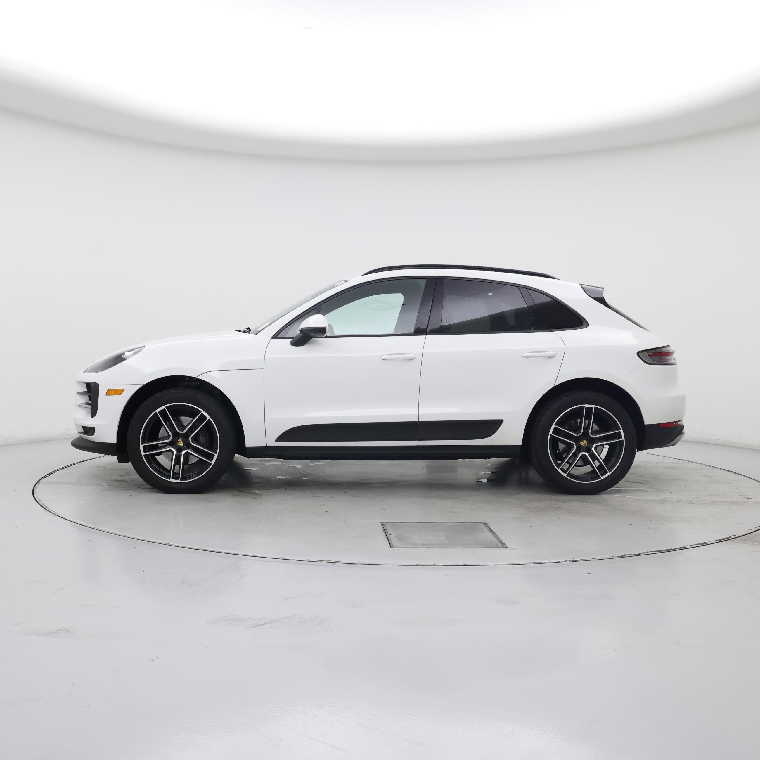 Thumbnail: 2020 Porsche Macan - 3
