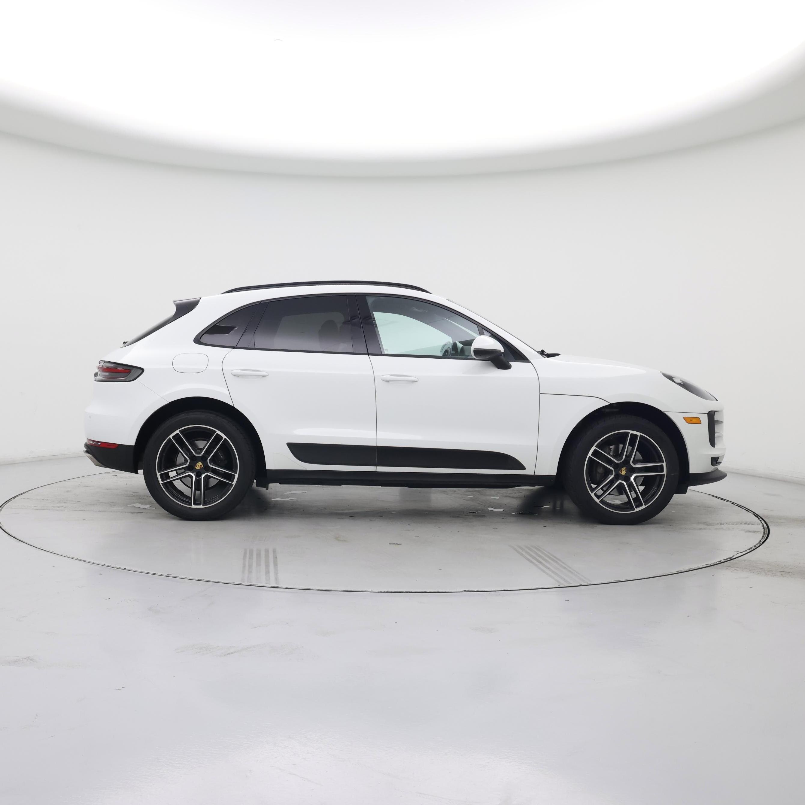 Thumbnail: 2020 Porsche Macan - 7