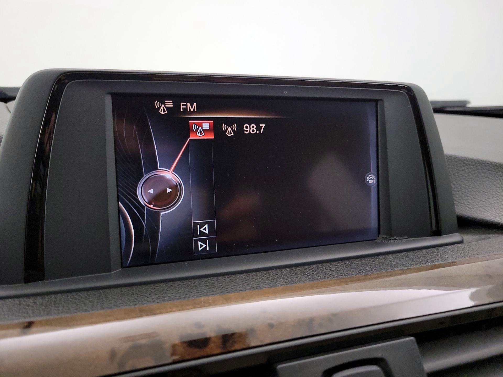 Thumbnail: 2015 BMW 3 Series - 15