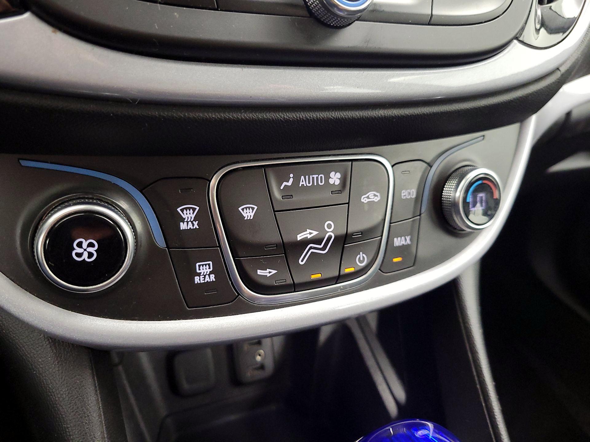 Thumbnail: 2017 Chevrolet Volt - 16