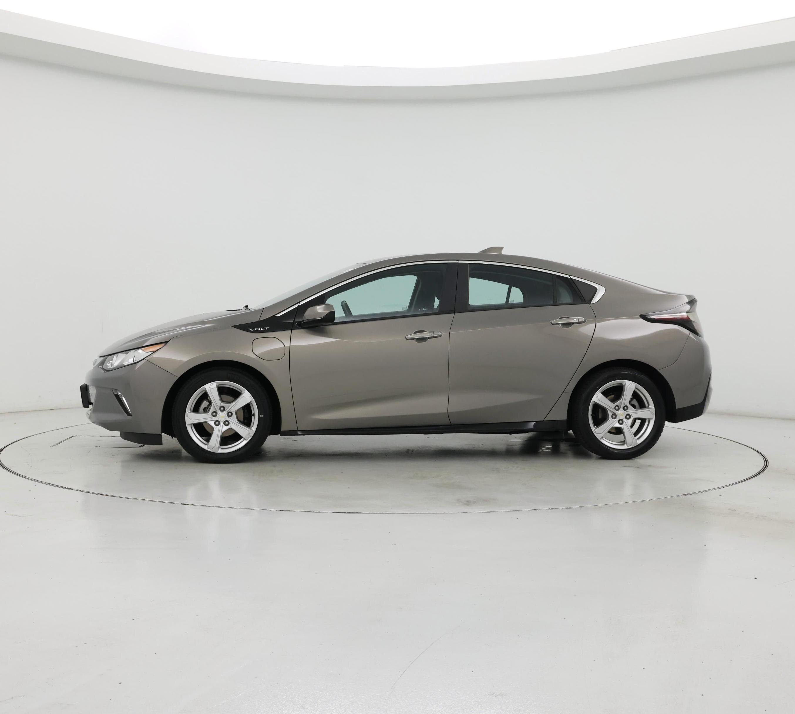 Thumbnail: 2017 Chevrolet Volt - 3