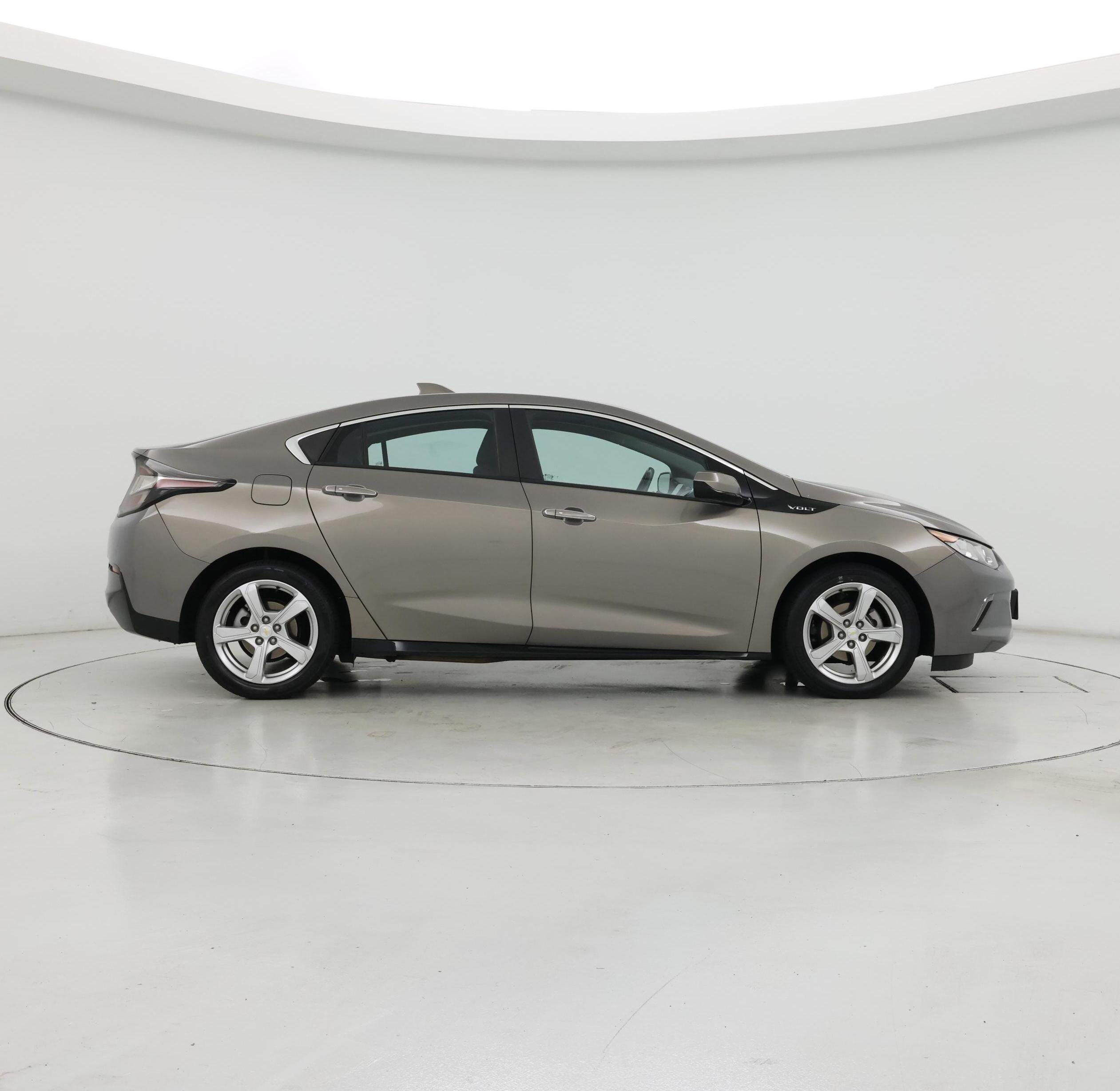Thumbnail: 2017 Chevrolet Volt - 7