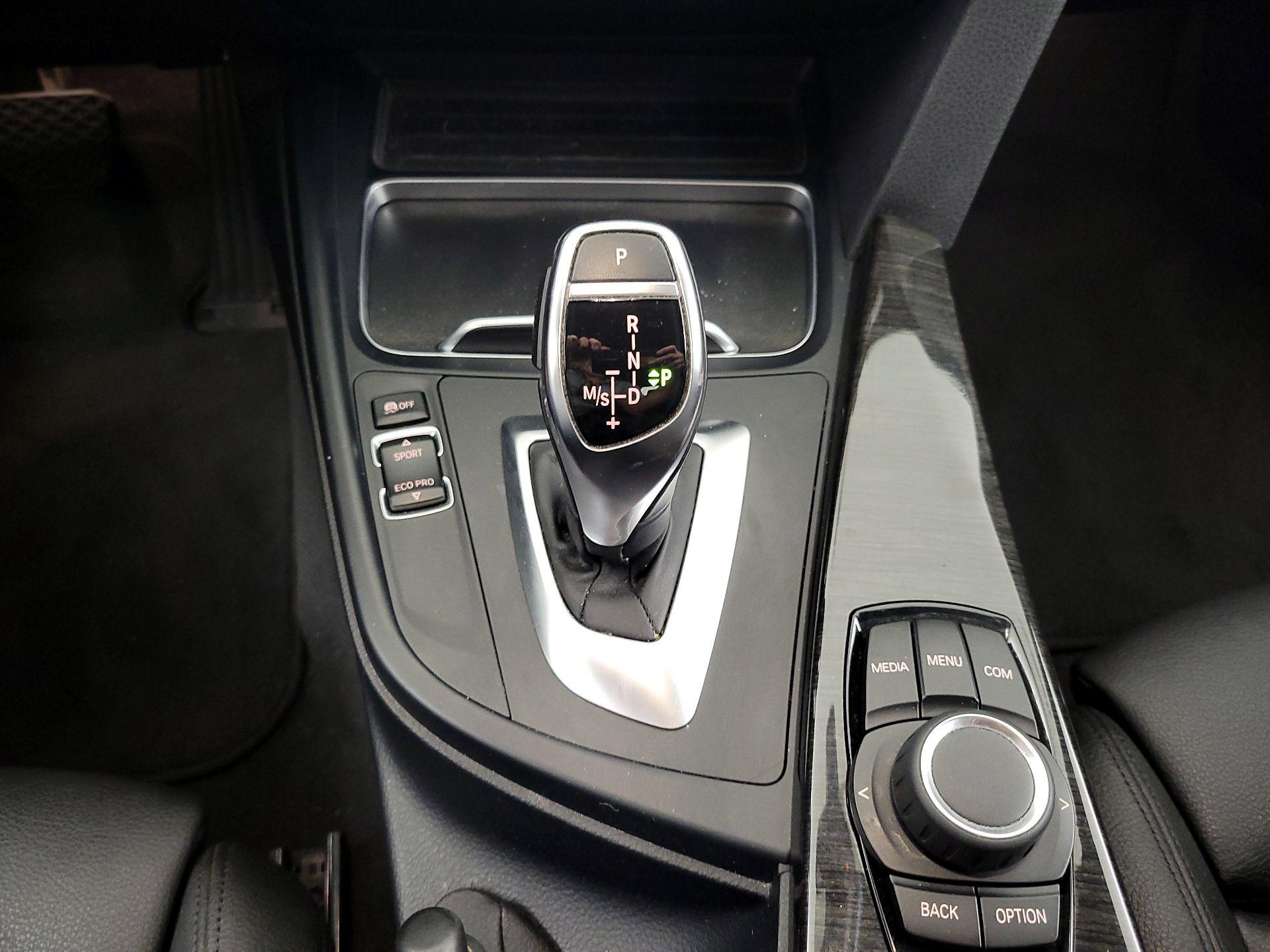 Thumbnail: 2018 BMW 3 Series - 17