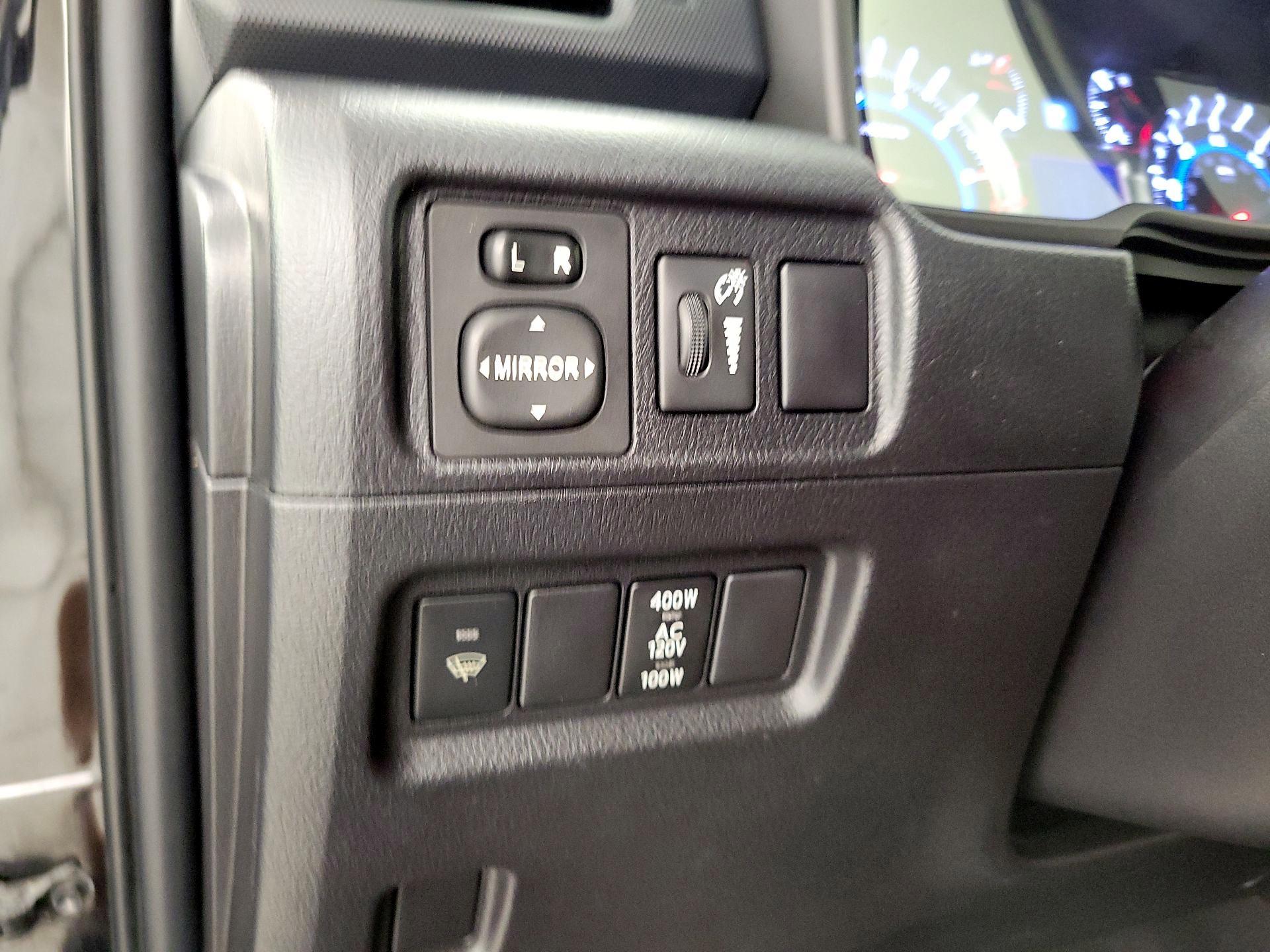 Thumbnail: 2015 Toyota 4Runner - 13
