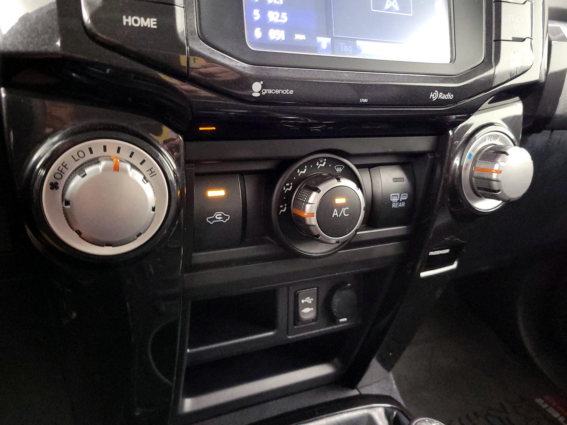 Thumbnail: 2015 Toyota 4Runner - 17