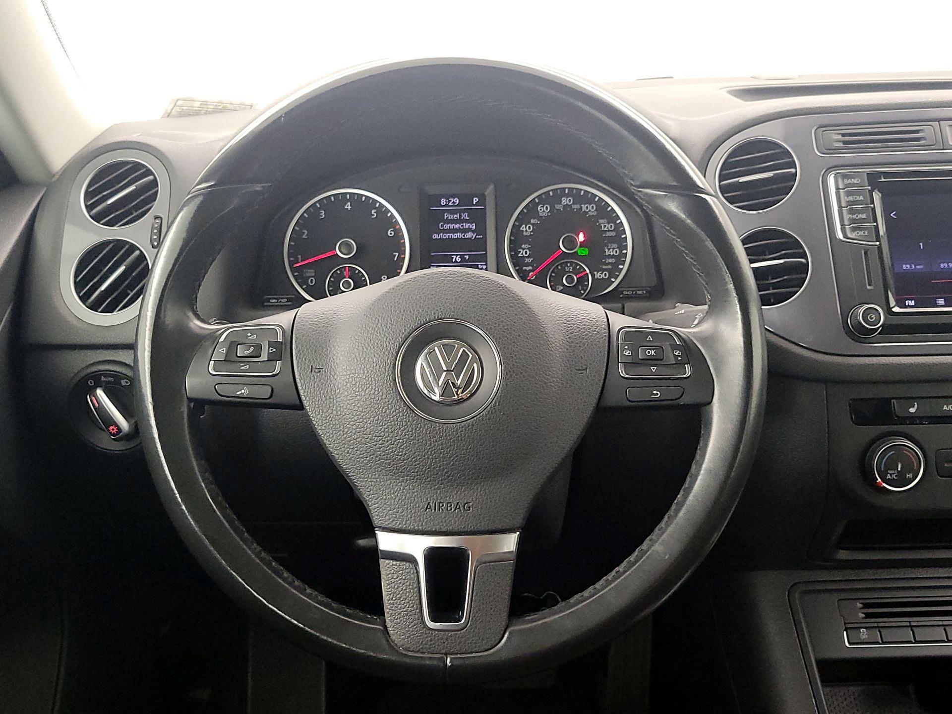 Thumbnail: 2017 Volkswagen Tiguan - 10