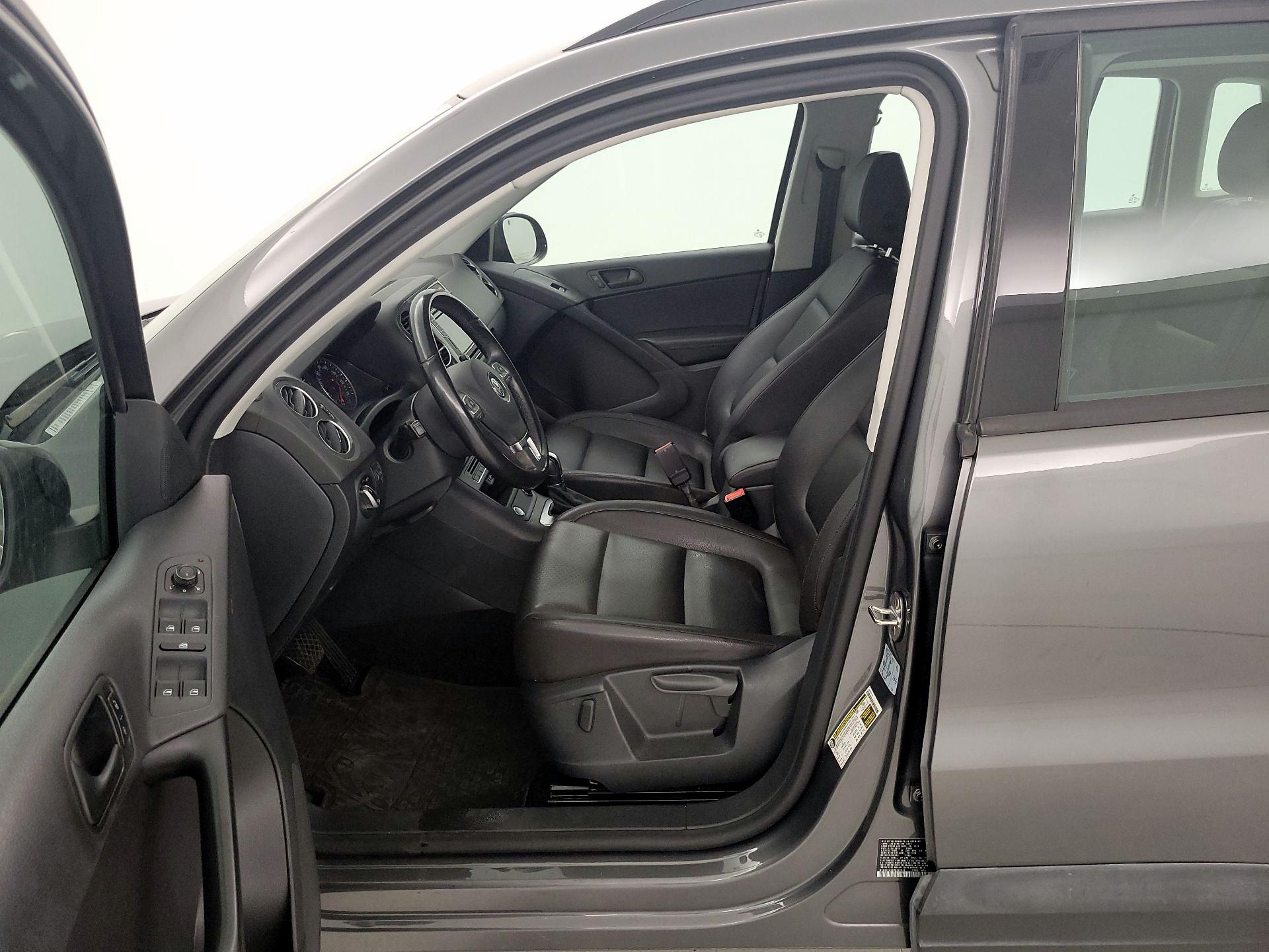Thumbnail: 2017 Volkswagen Tiguan - 11