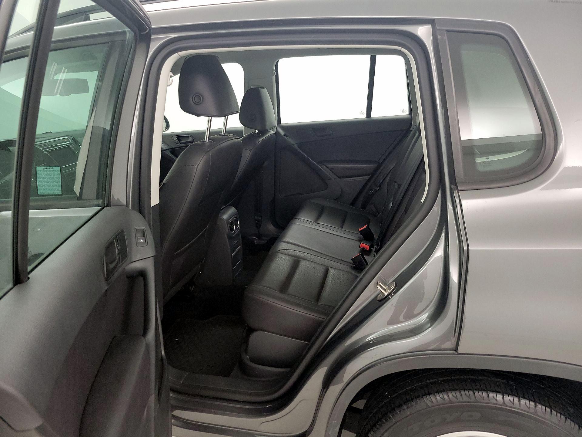 Thumbnail: 2017 Volkswagen Tiguan - 19