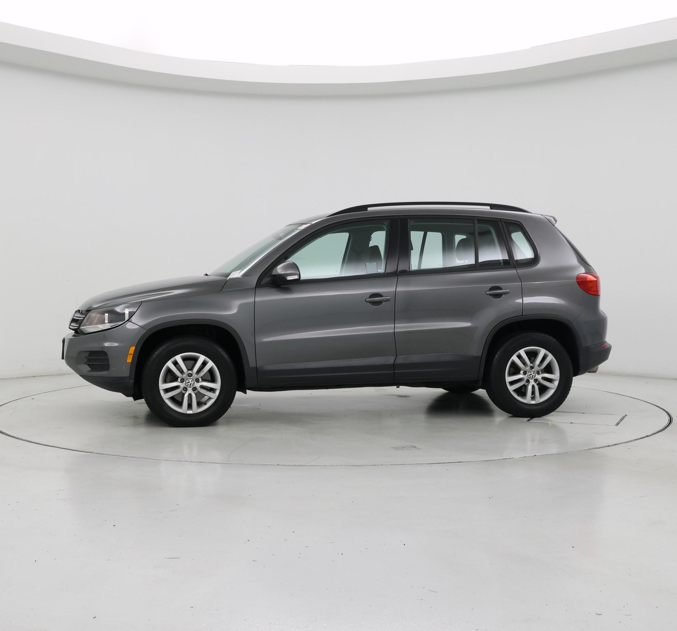 Thumbnail: 2017 Volkswagen Tiguan - 3