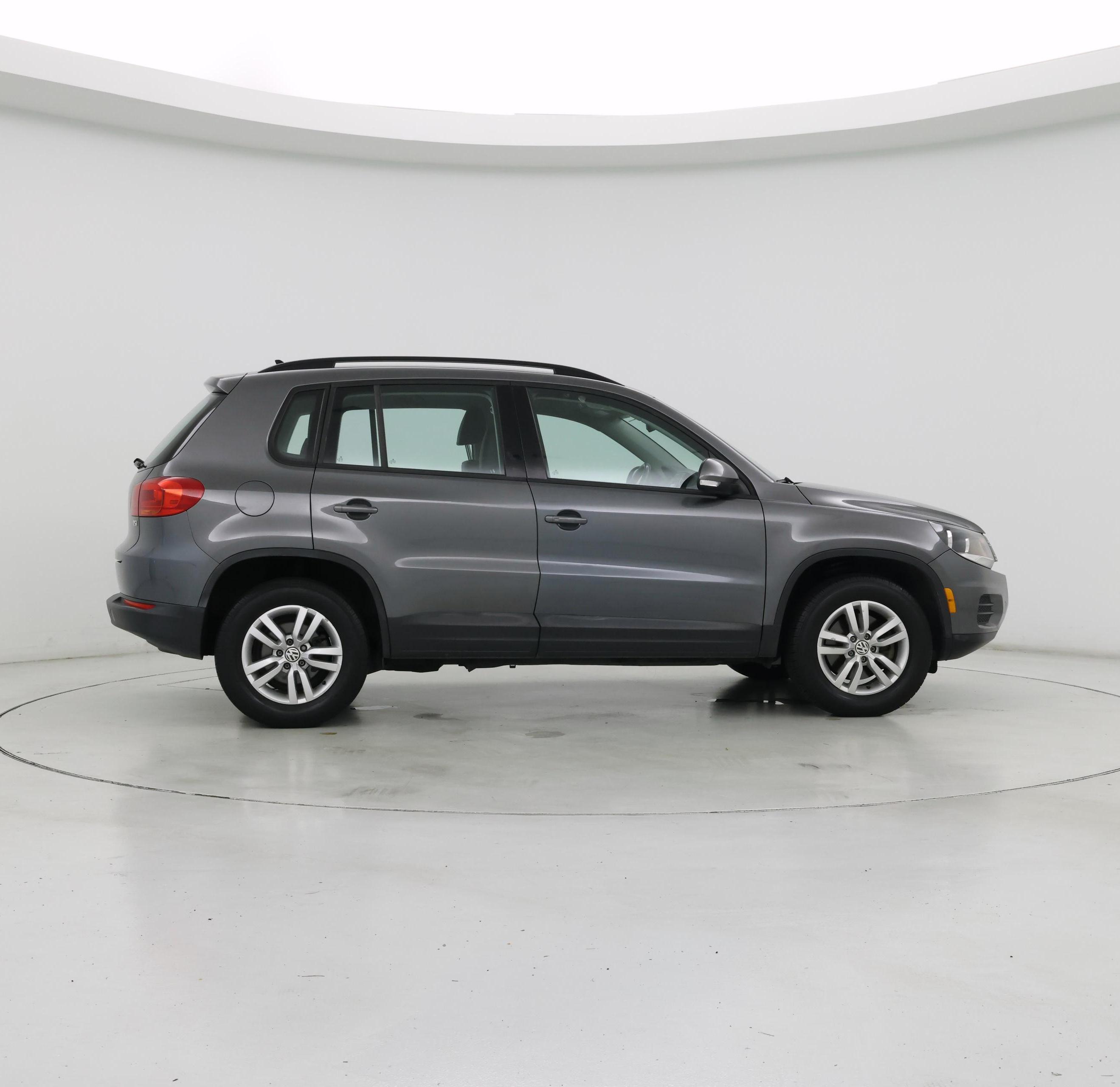 Thumbnail: 2017 Volkswagen Tiguan - 7