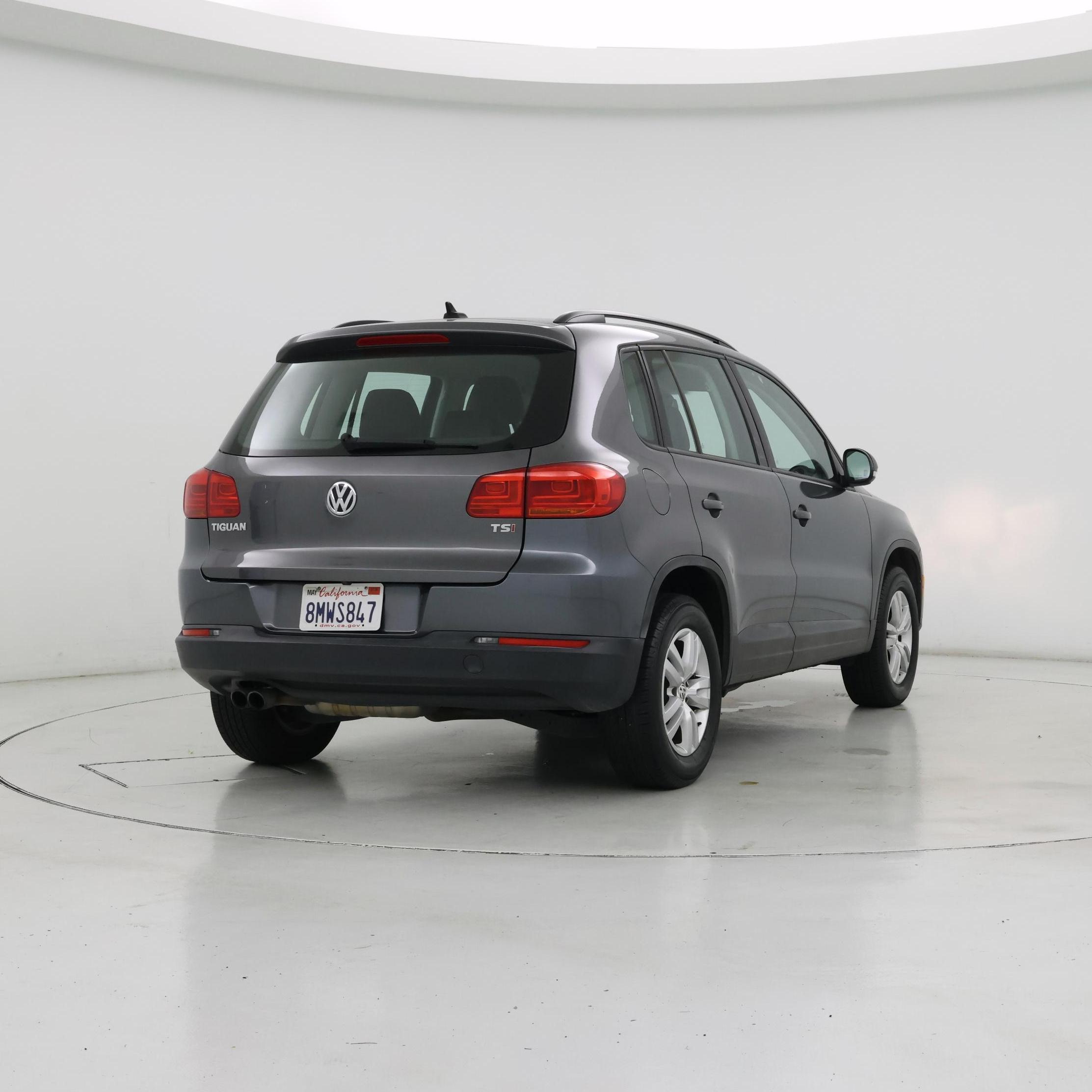 Thumbnail: 2017 Volkswagen Tiguan - 8