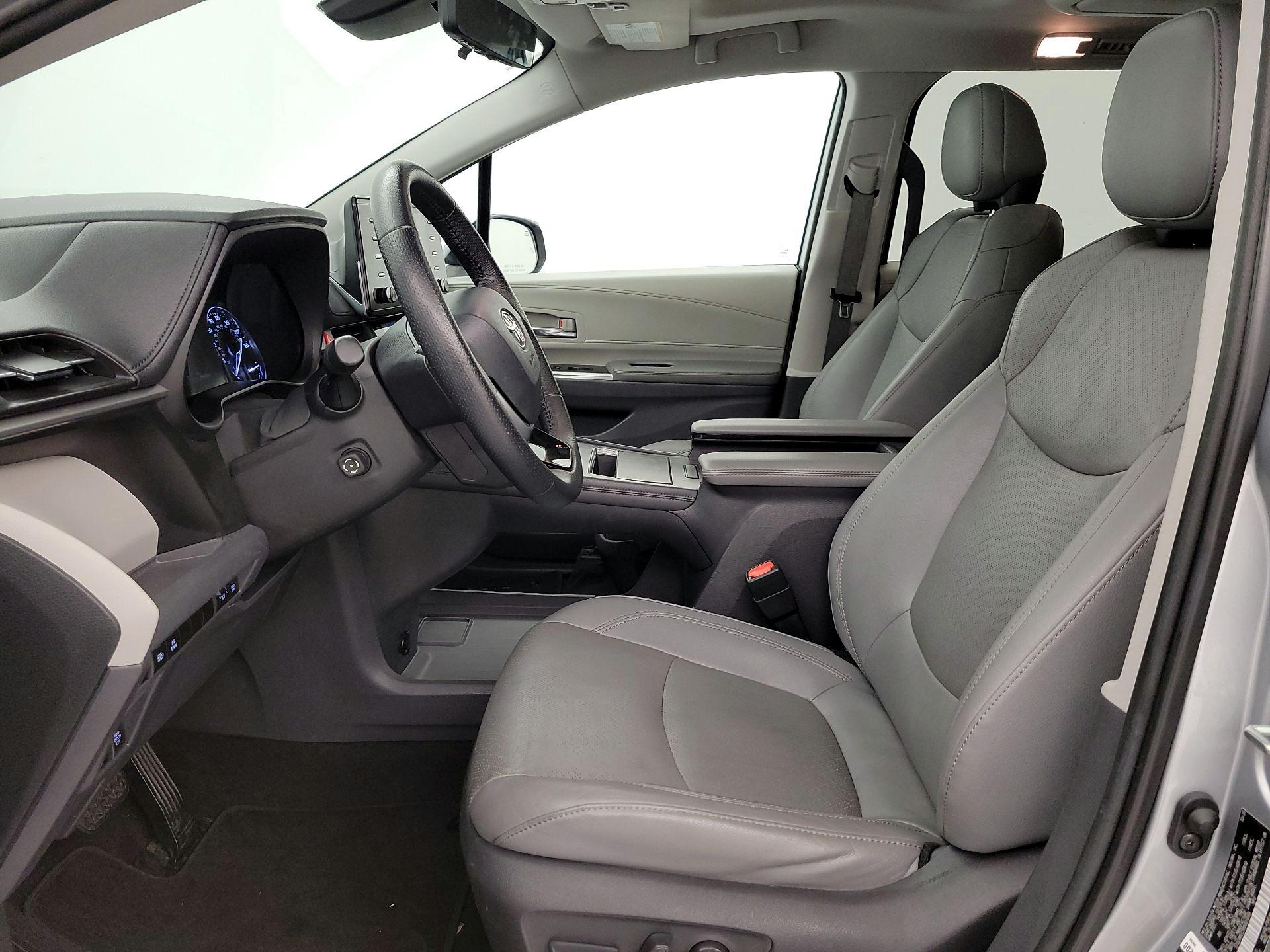 Thumbnail: 2021 Toyota Sienna - 11