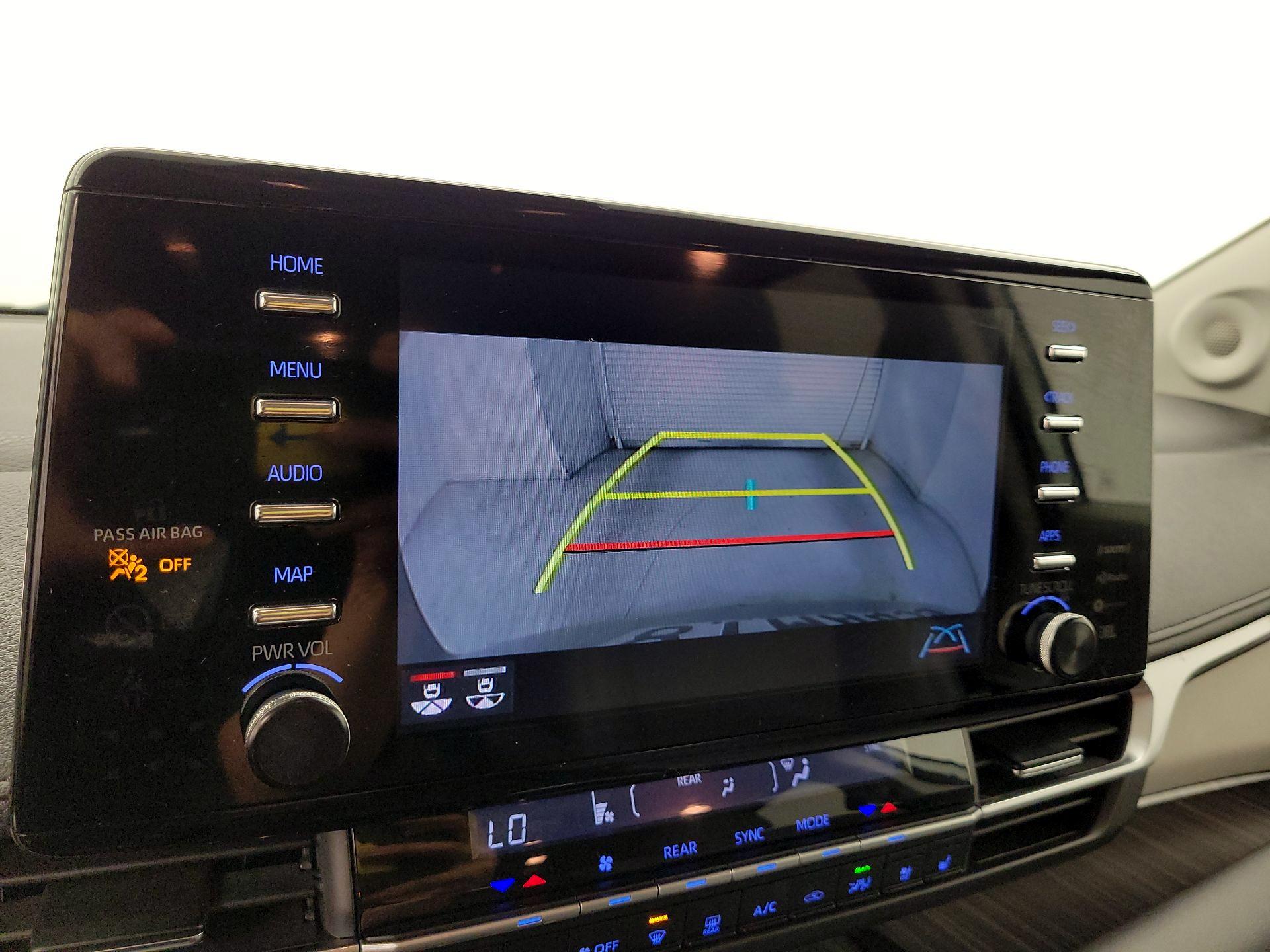 Thumbnail: 2021 Toyota Sienna - 15
