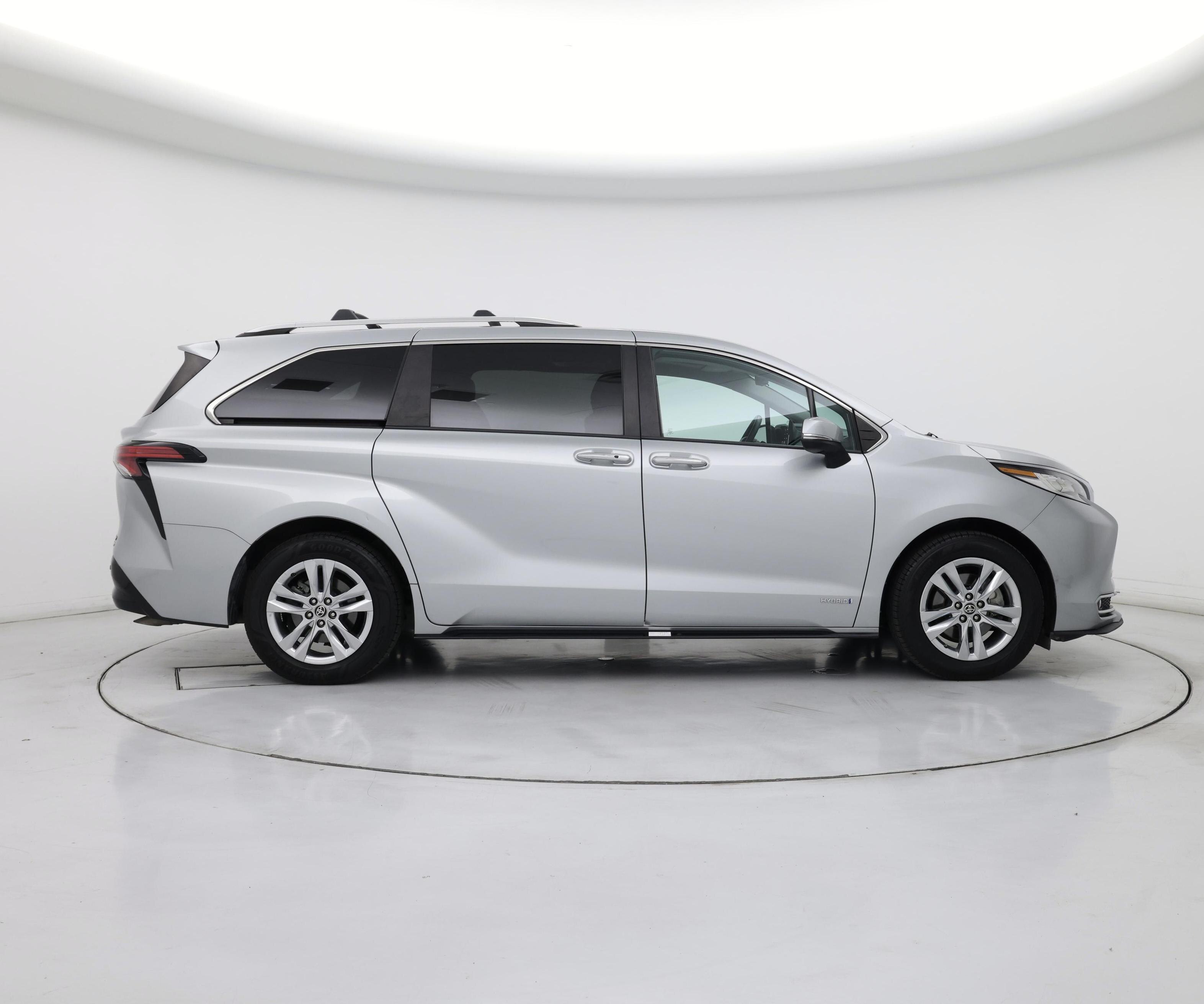 Thumbnail: 2021 Toyota Sienna - 7