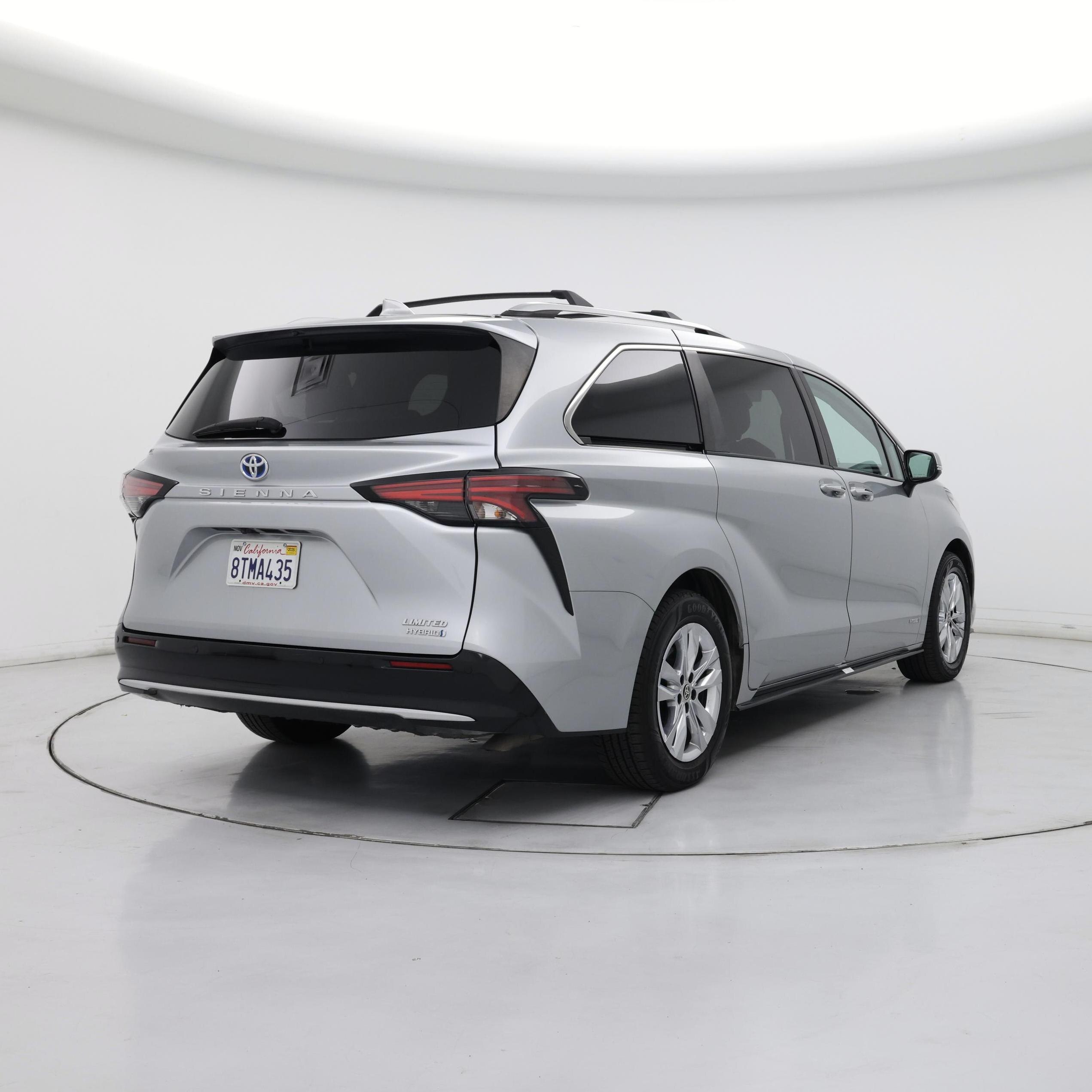 Thumbnail: 2021 Toyota Sienna - 8