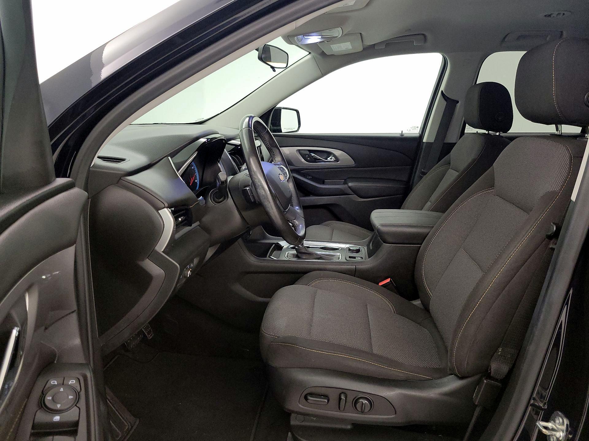 Thumbnail: 2020 Chevrolet Traverse - 11
