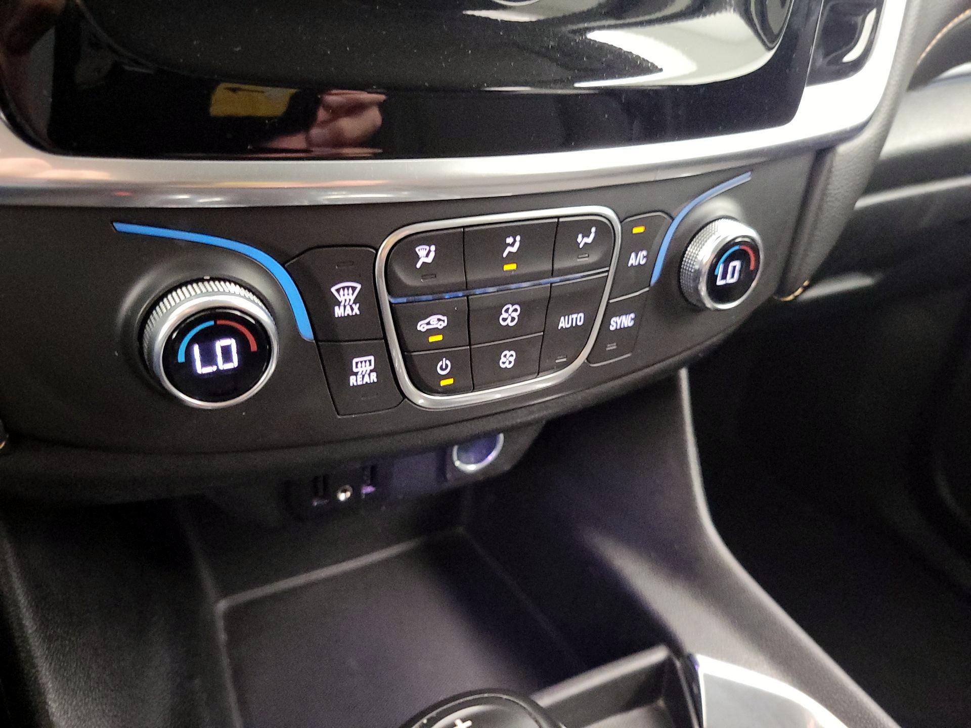 Thumbnail: 2020 Chevrolet Traverse - 16