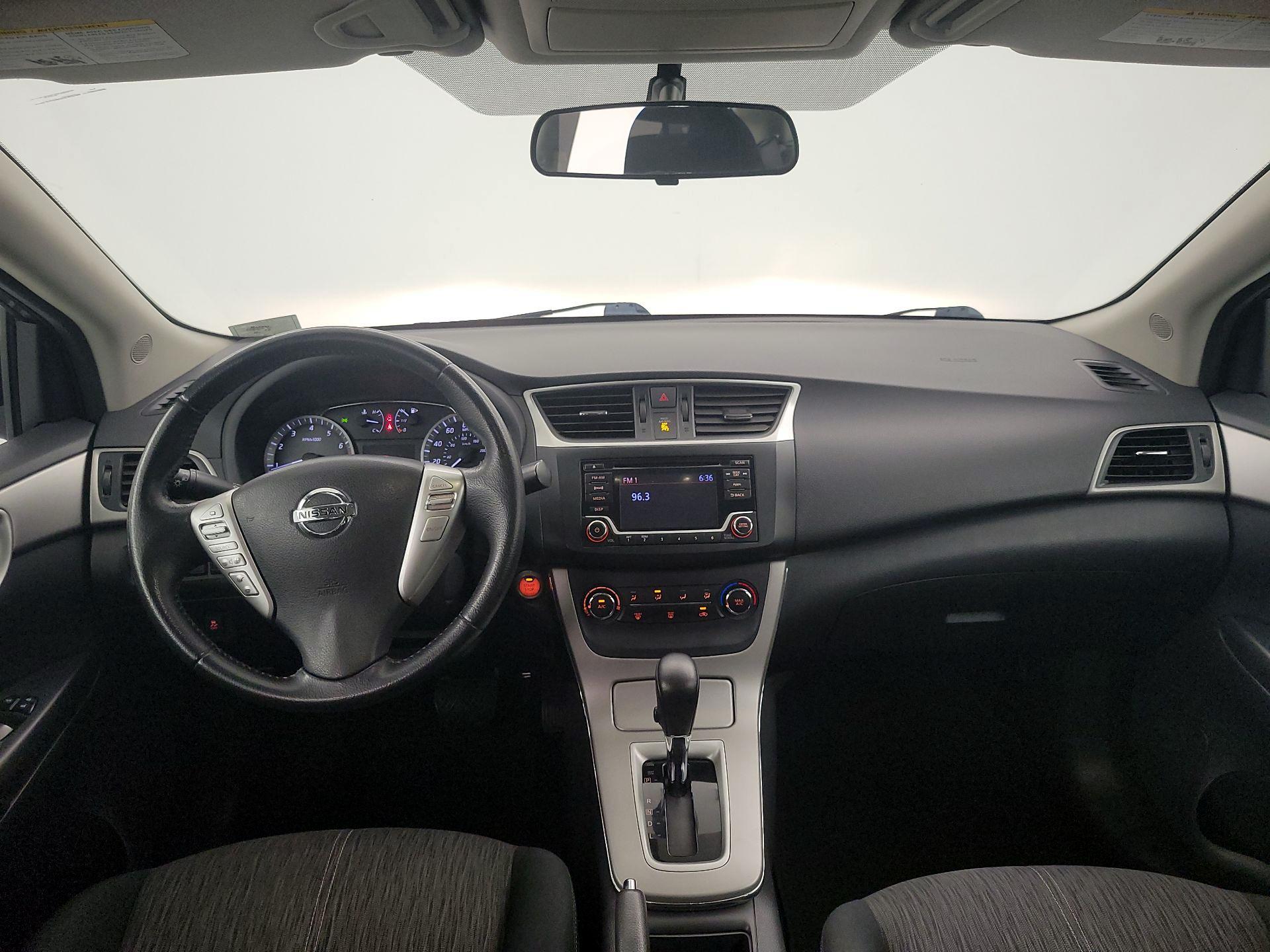 Thumbnail: 2015 Nissan Sentra - 9