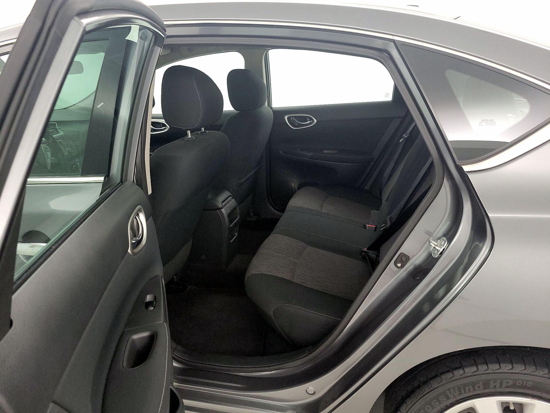 Thumbnail: 2015 Nissan Sentra - 19