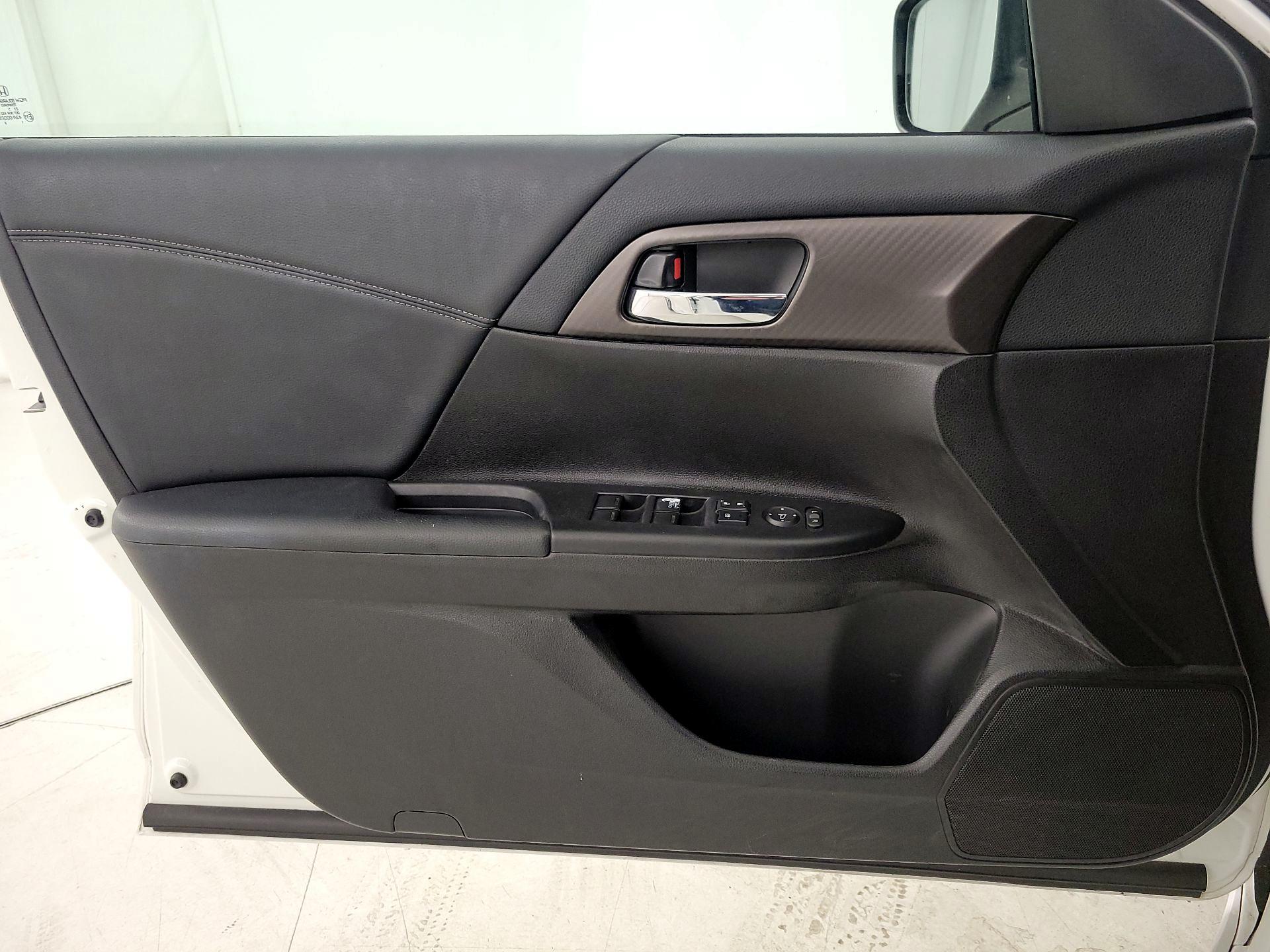 Thumbnail: 2016 Honda Accord - 12