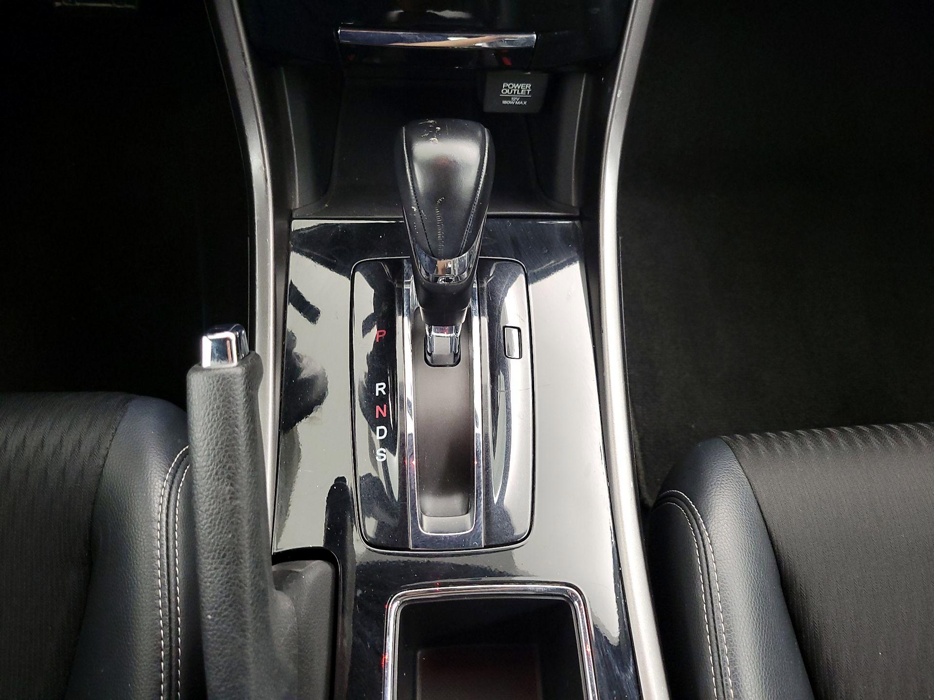 Thumbnail: 2016 Honda Accord - 17