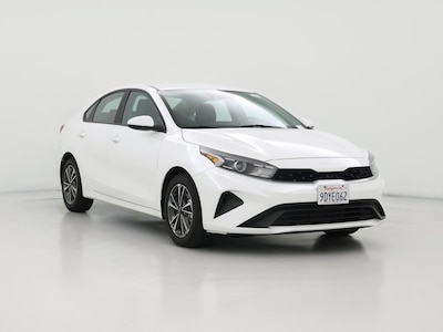 White 2023 Kia Forte LXS