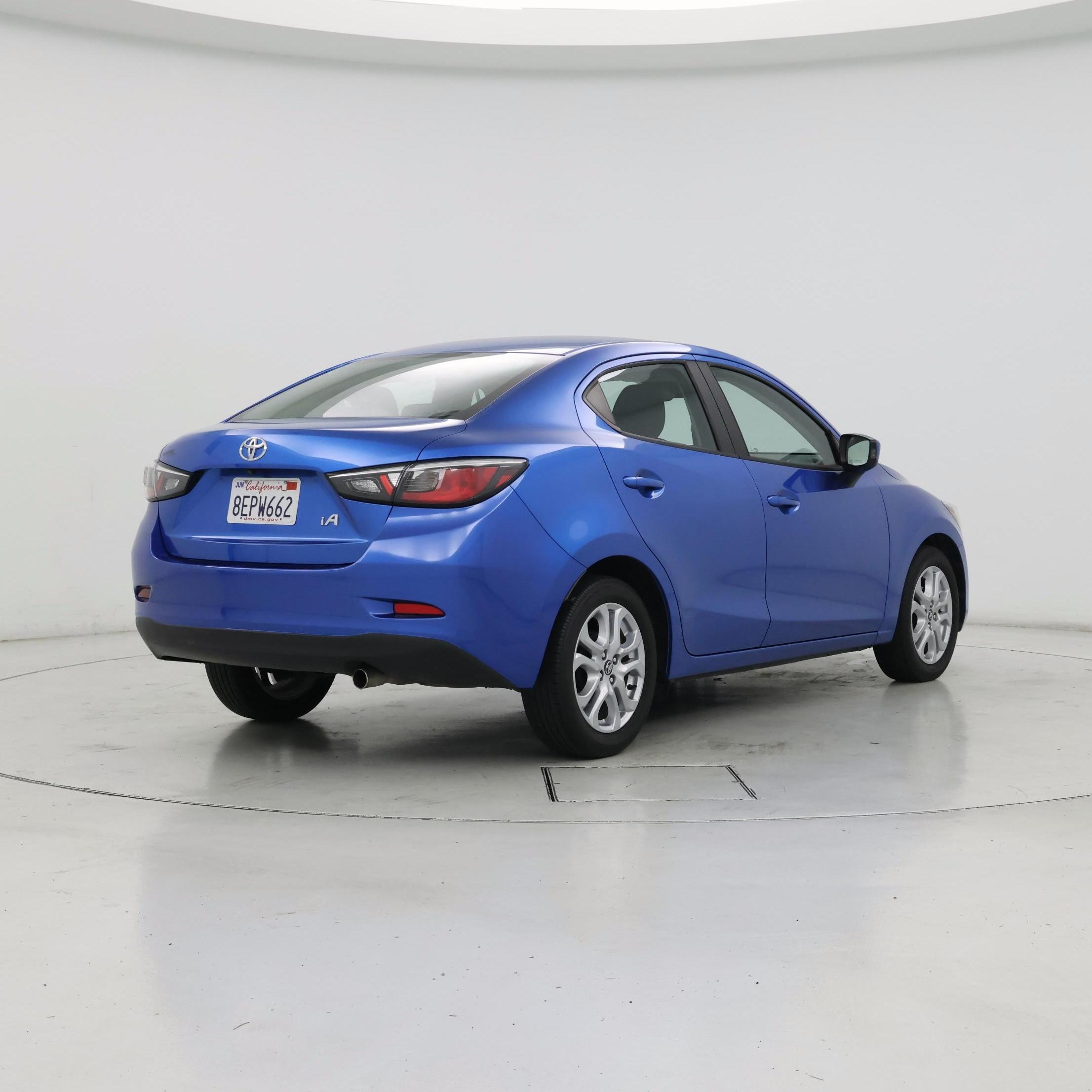 Thumbnail: 2018 Toyota Yaris iA - 8