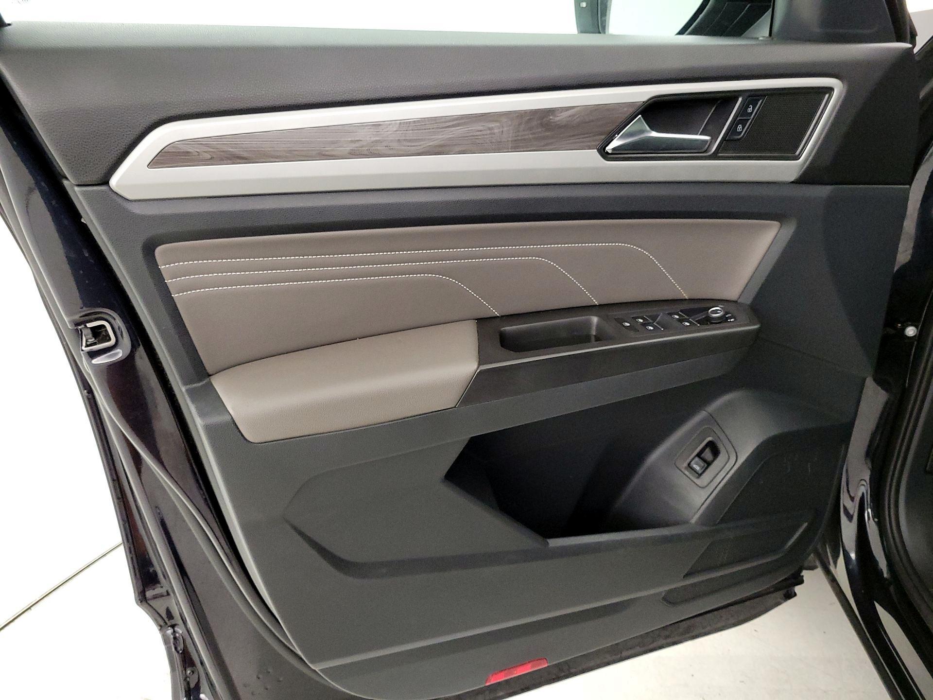 Thumbnail: 2021 Volkswagen Atlas - 12