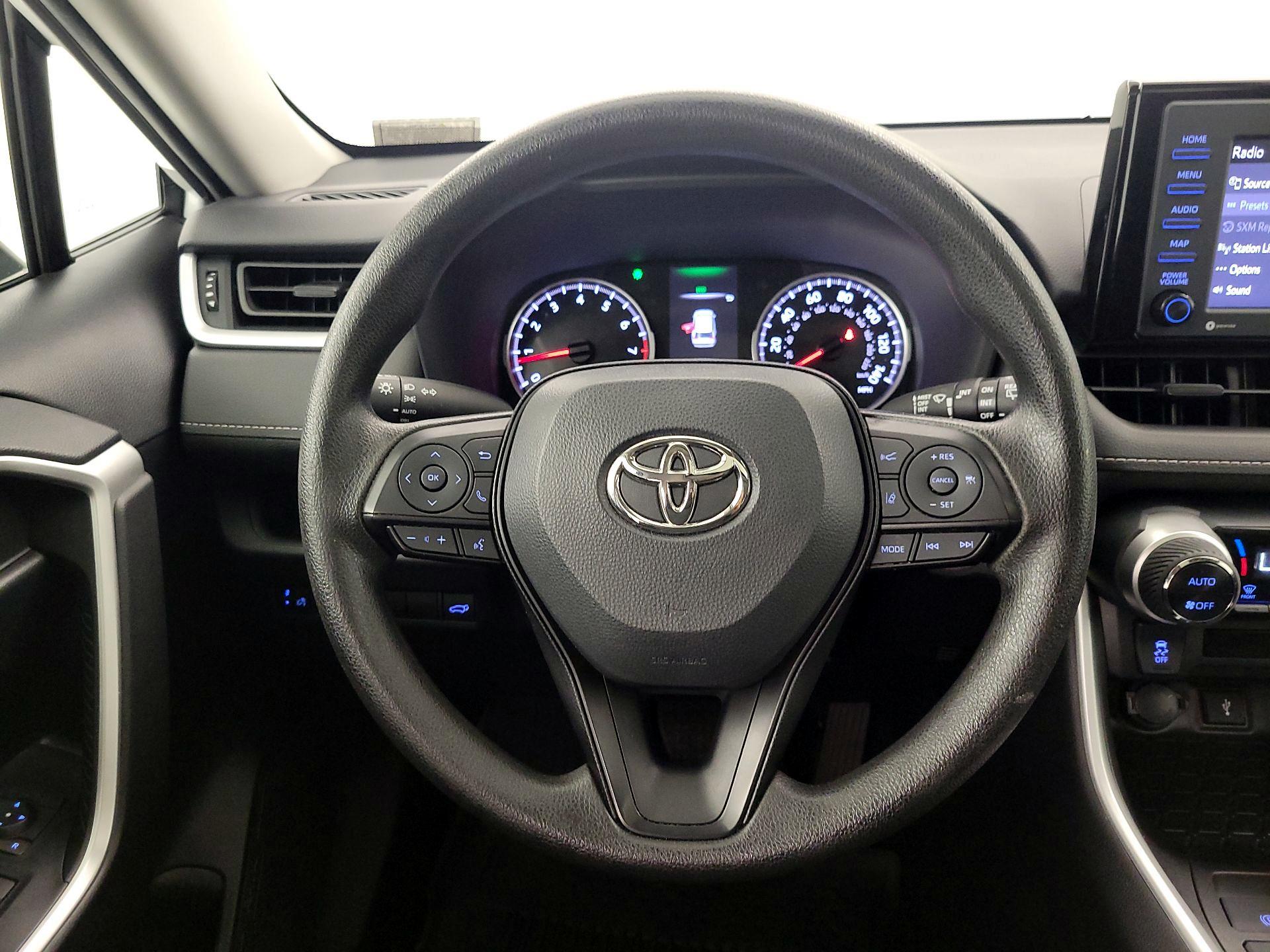 Thumbnail: 2022 Toyota RAV4 - 10