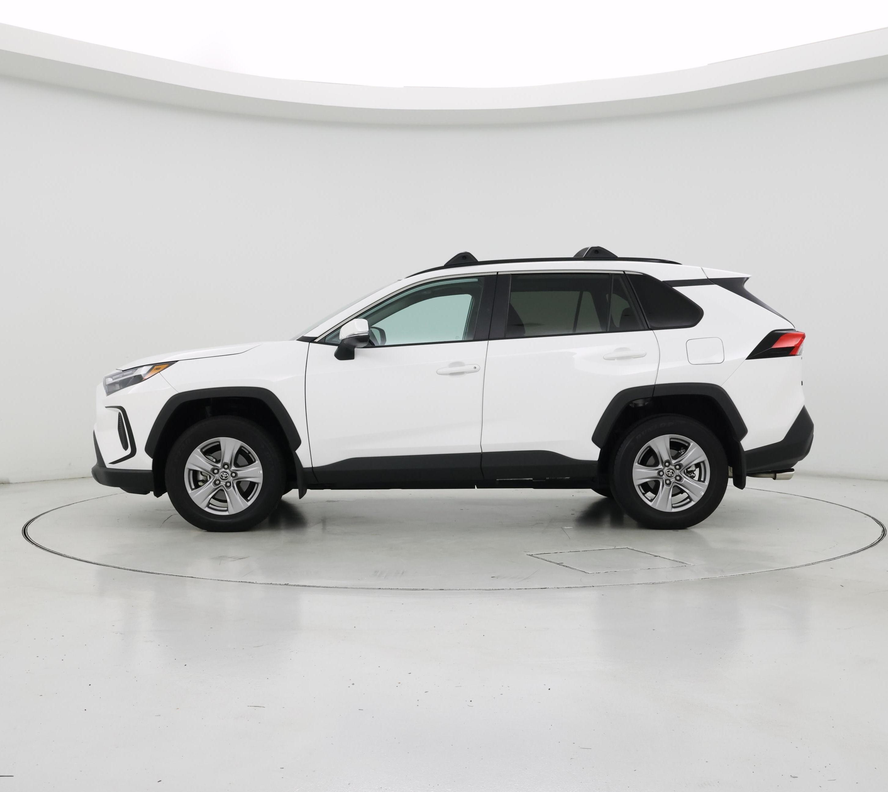 Thumbnail: 2022 Toyota RAV4 - 3