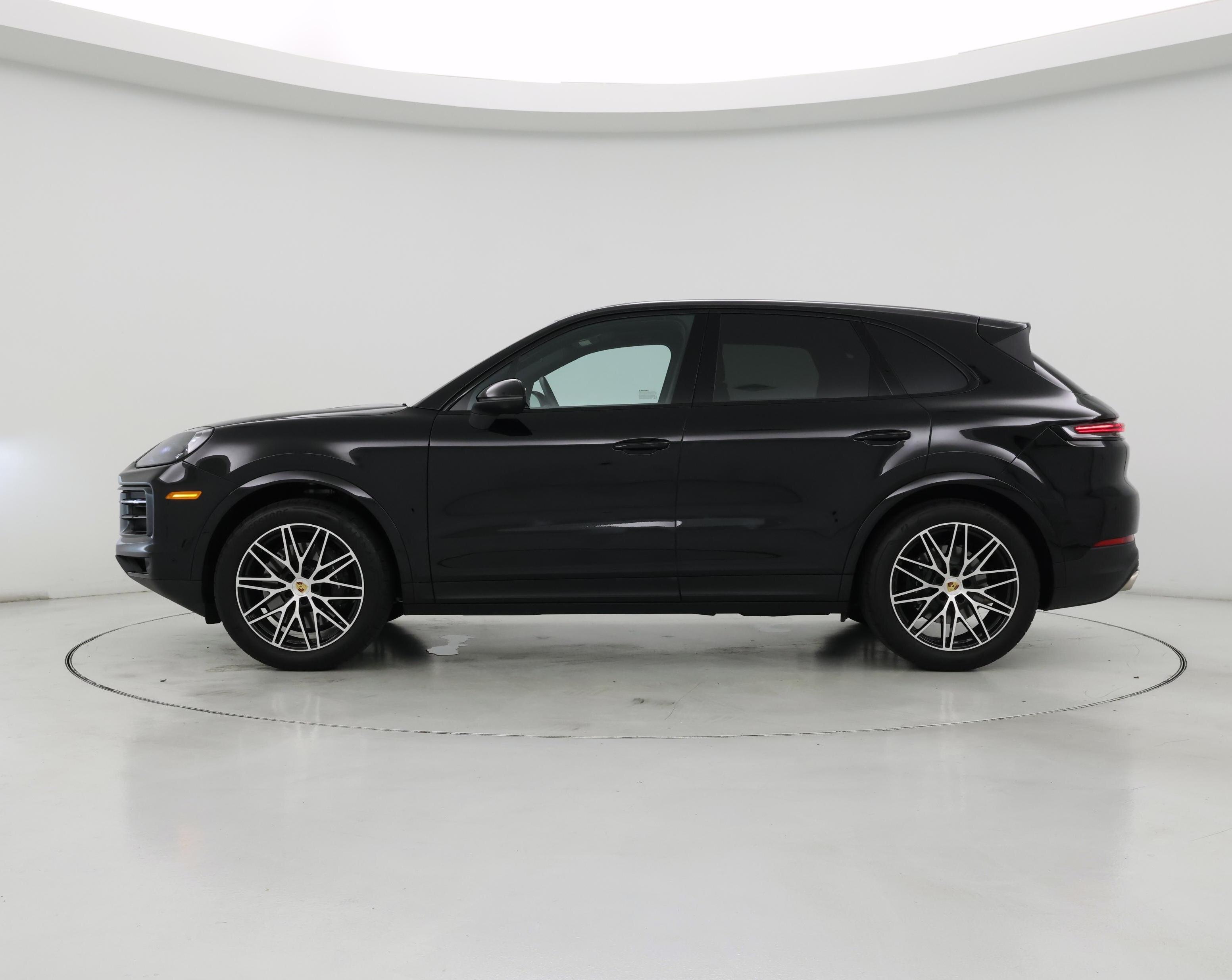 Thumbnail: 2024 Porsche Cayenne - 3