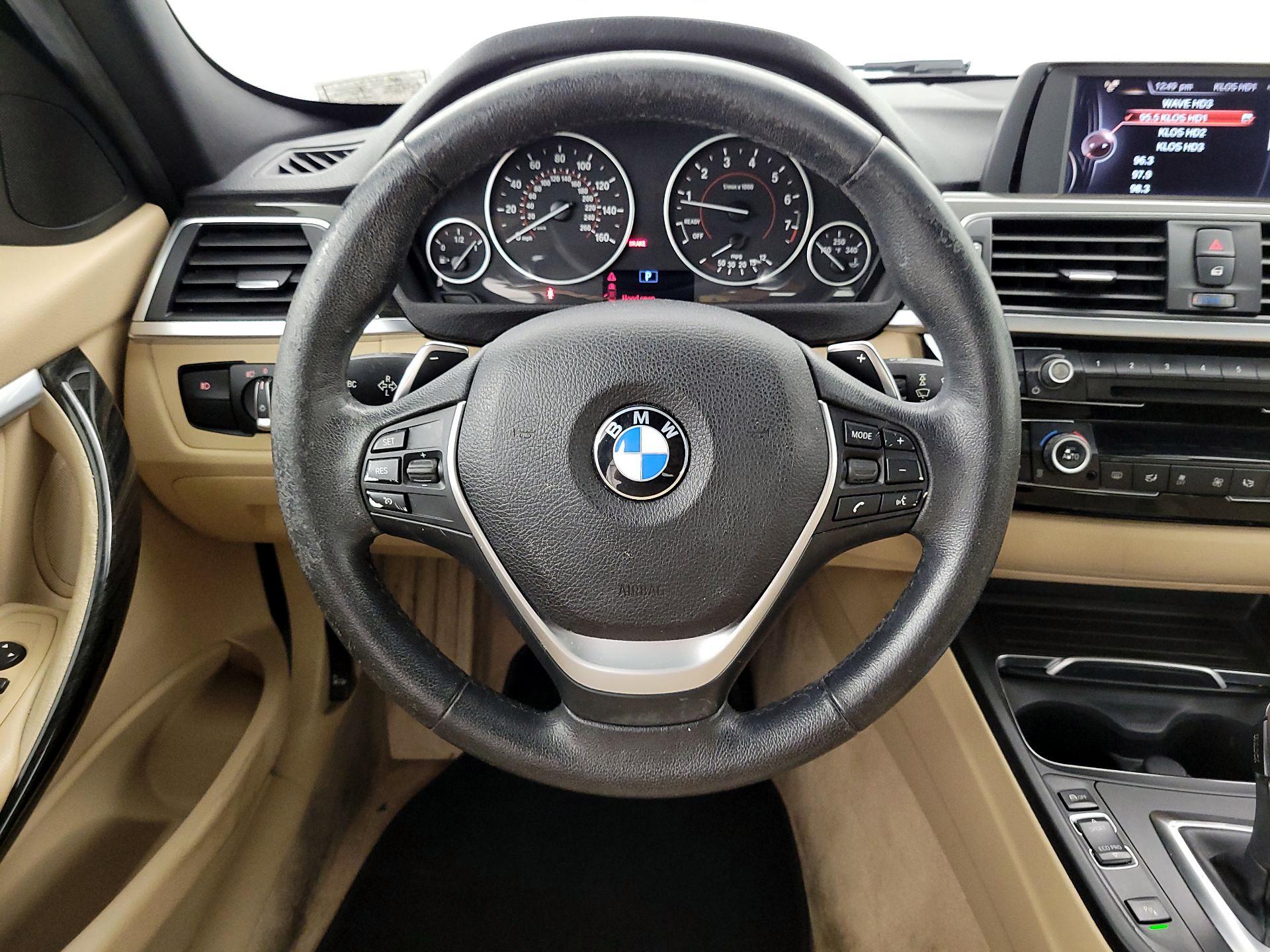 Thumbnail: 2016 BMW 3 Series - 10
