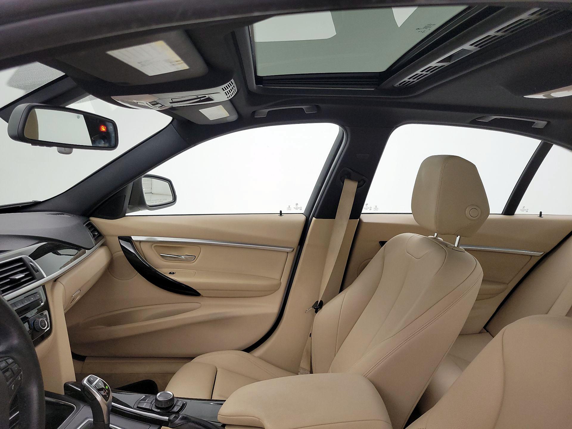 Thumbnail: 2016 BMW 3 Series - 19