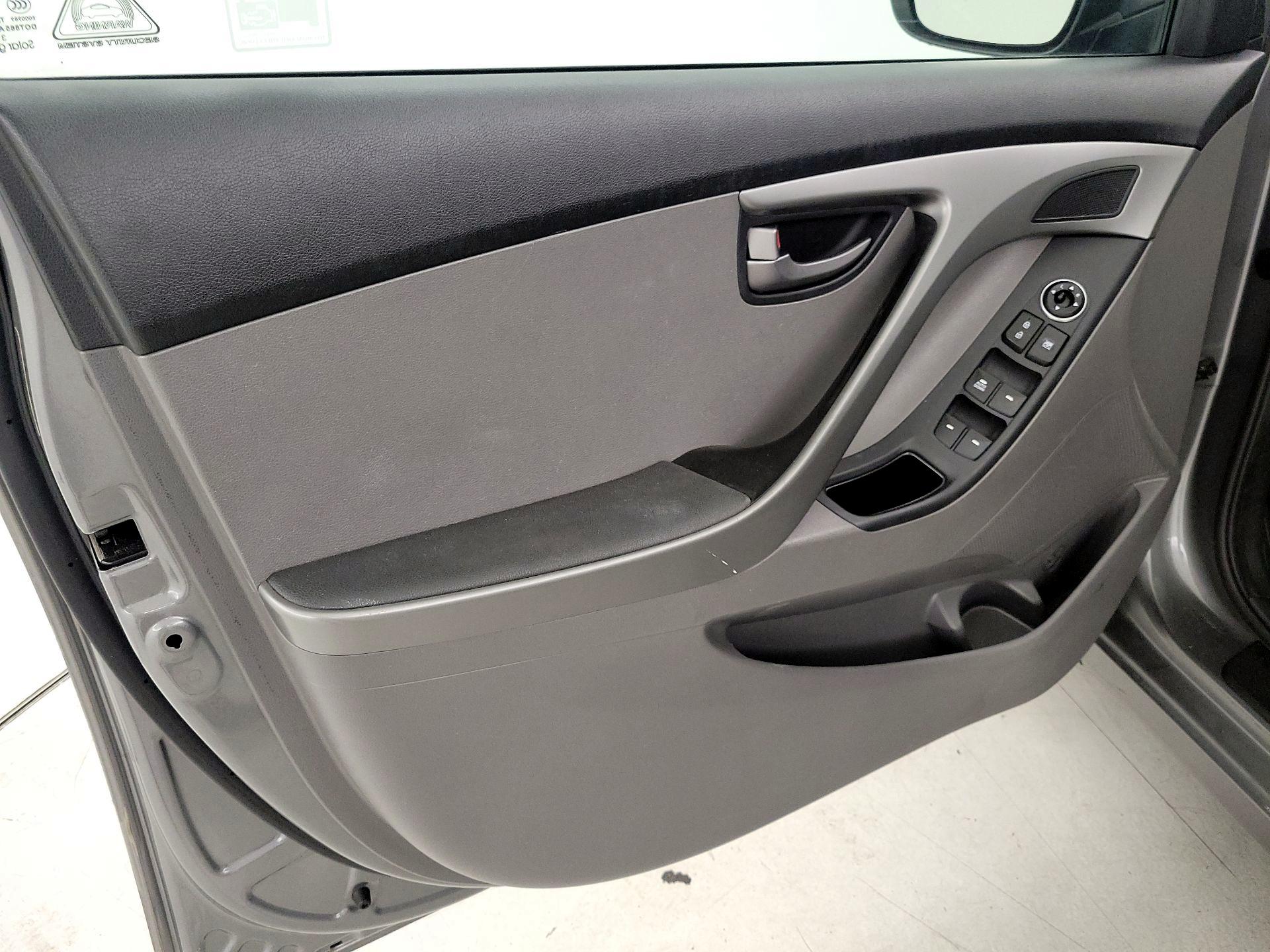 Thumbnail: 2014 Hyundai Elantra - 12