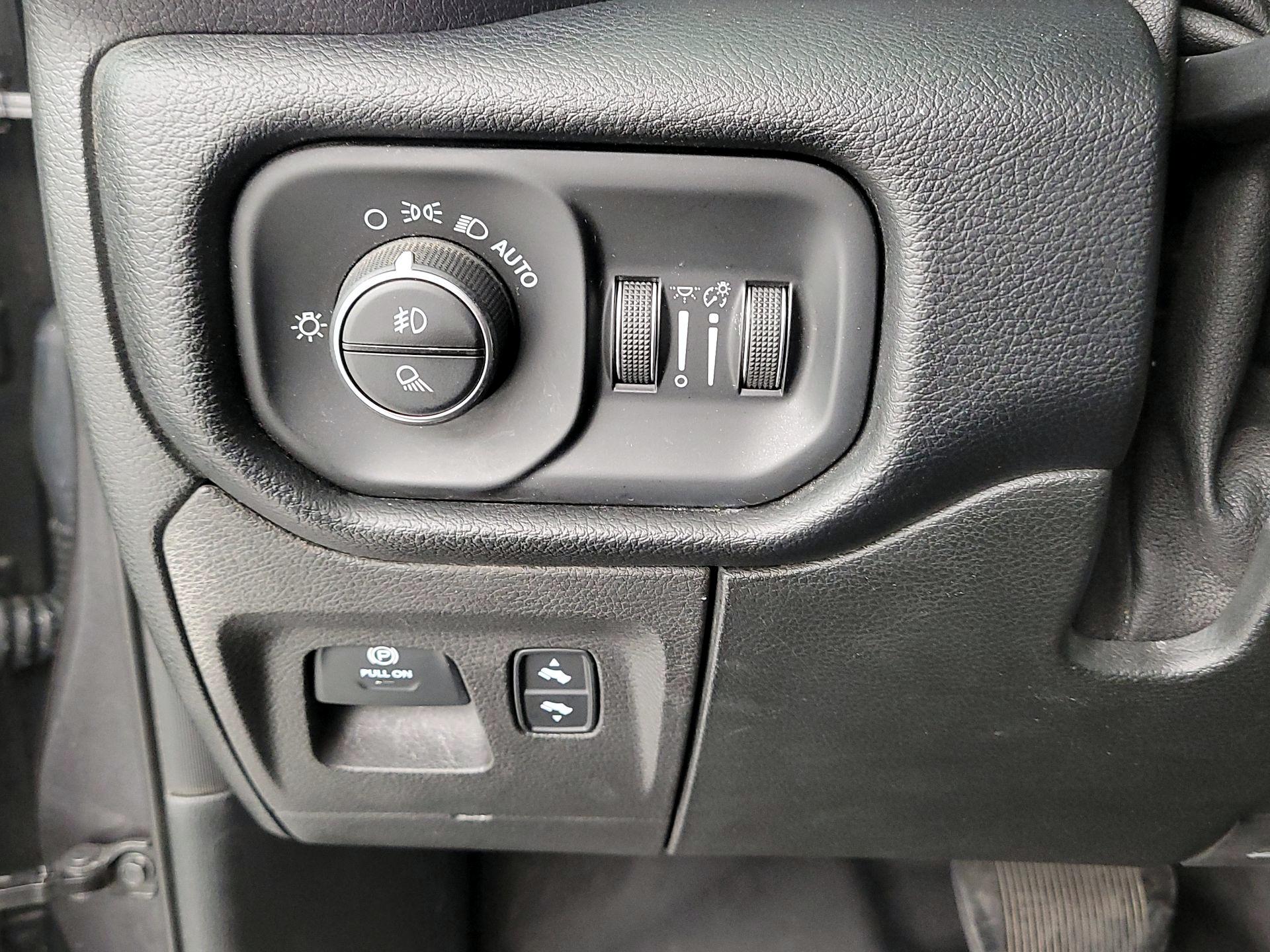 Thumbnail: 2019 RAM 1500 - 13