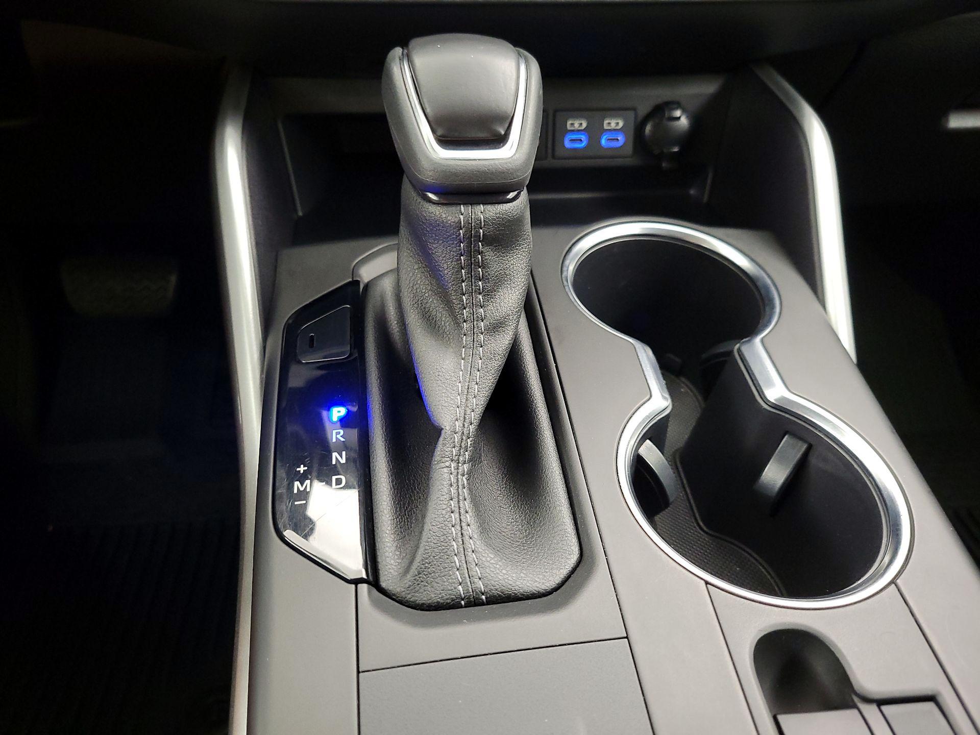 Thumbnail: 2022 Toyota Highlander - 17