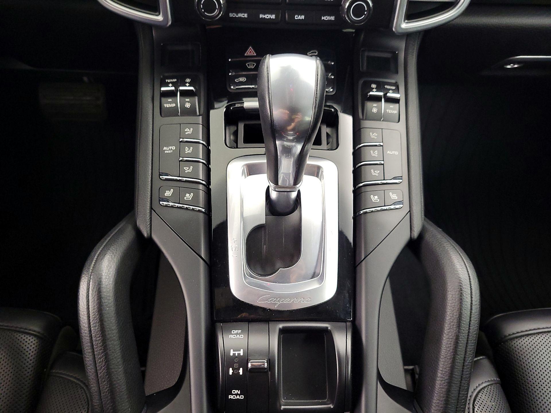 Thumbnail: 2018 Porsche Cayenne - 18