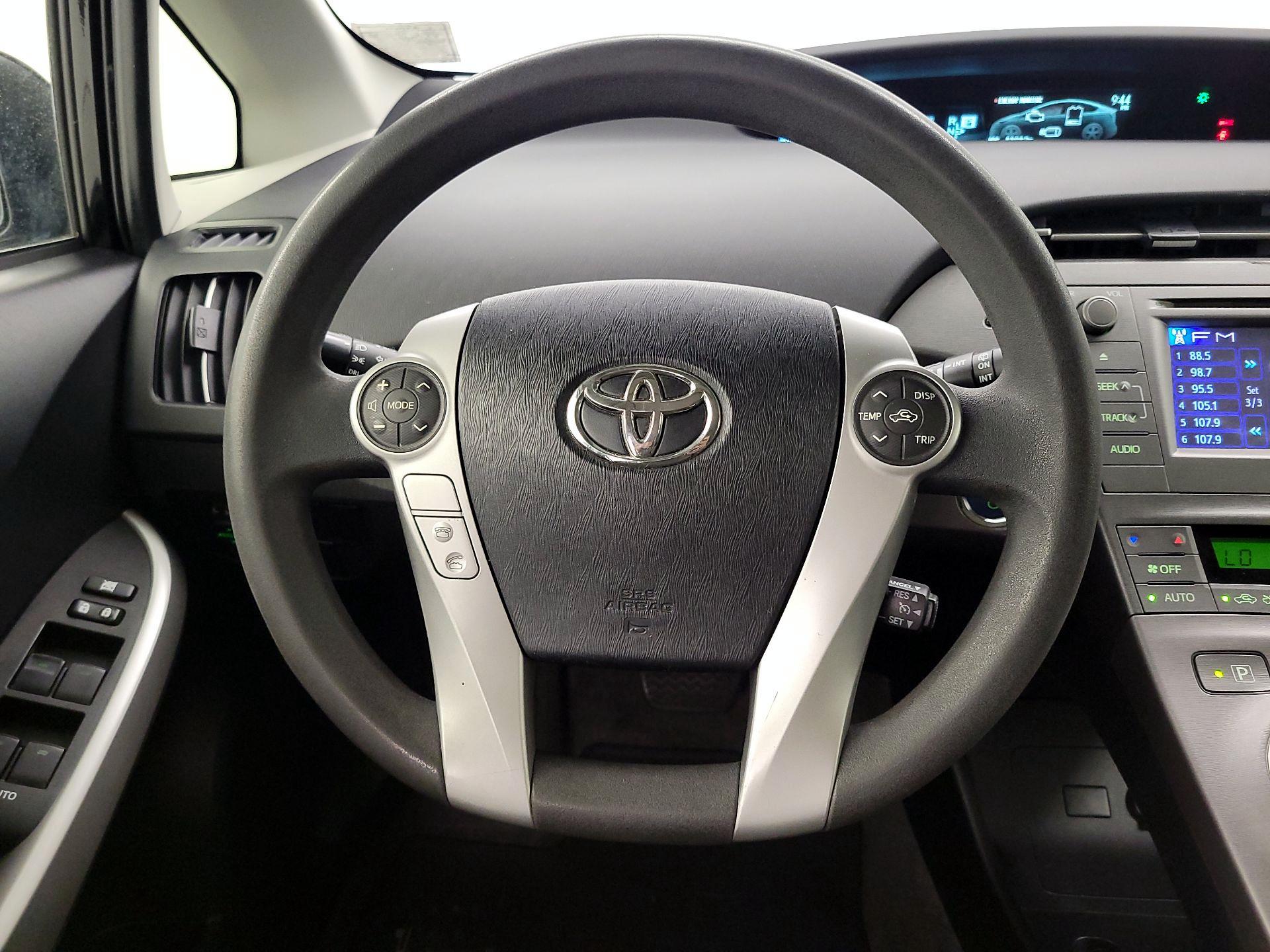 Thumbnail: 2015 Toyota Prius - 10
