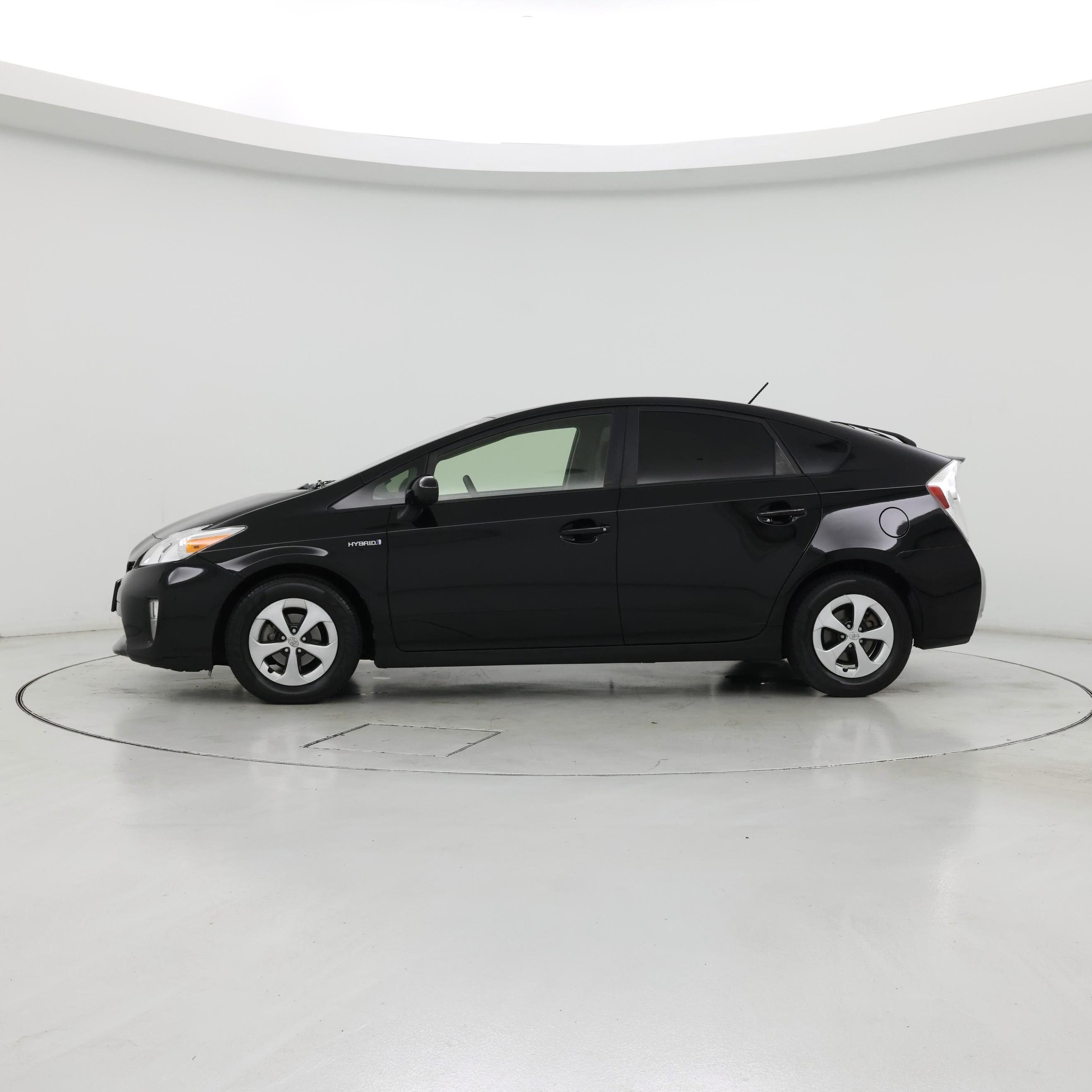 Thumbnail: 2015 Toyota Prius - 3