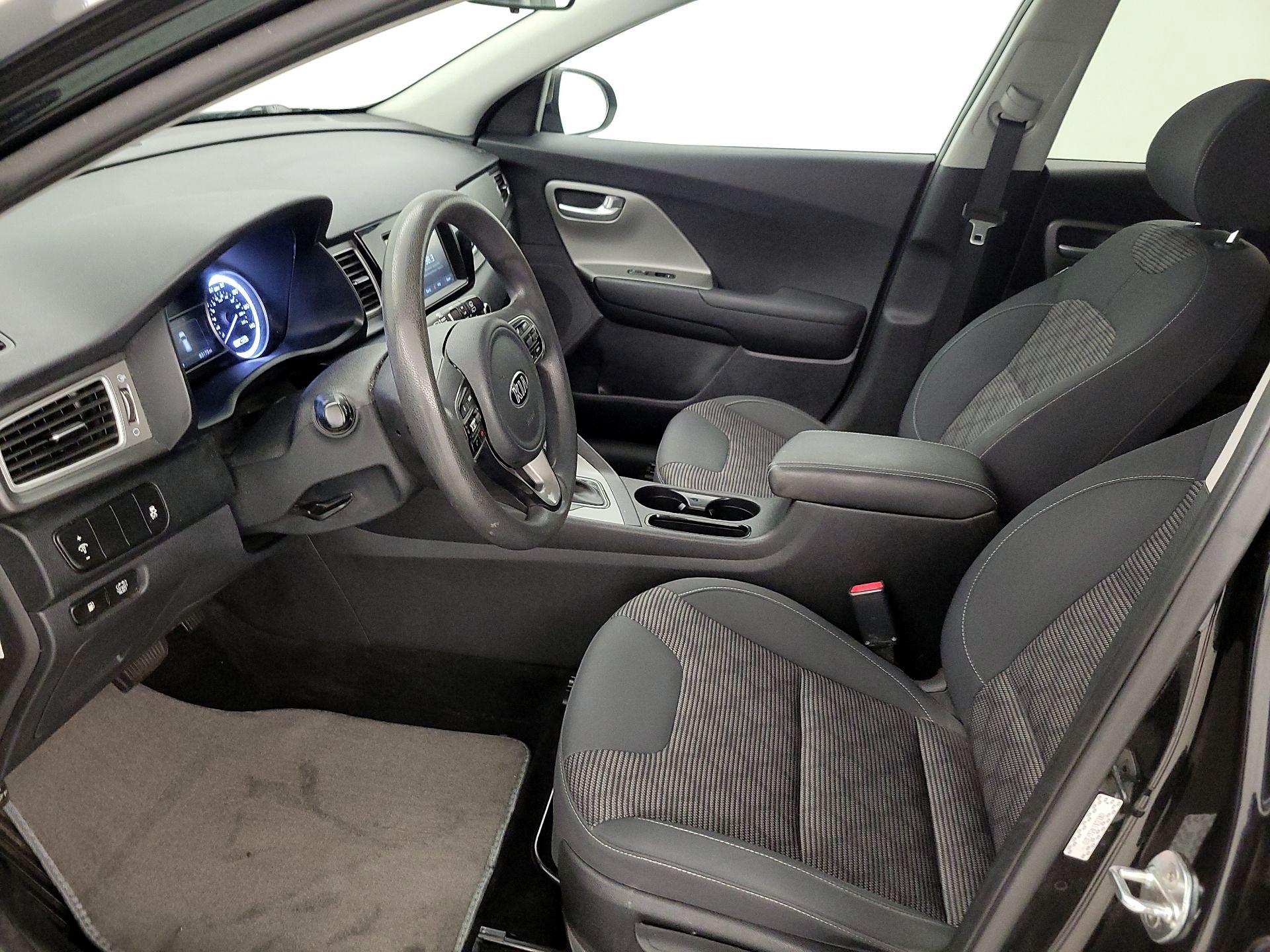 Thumbnail: 2017 Kia Niro - 11